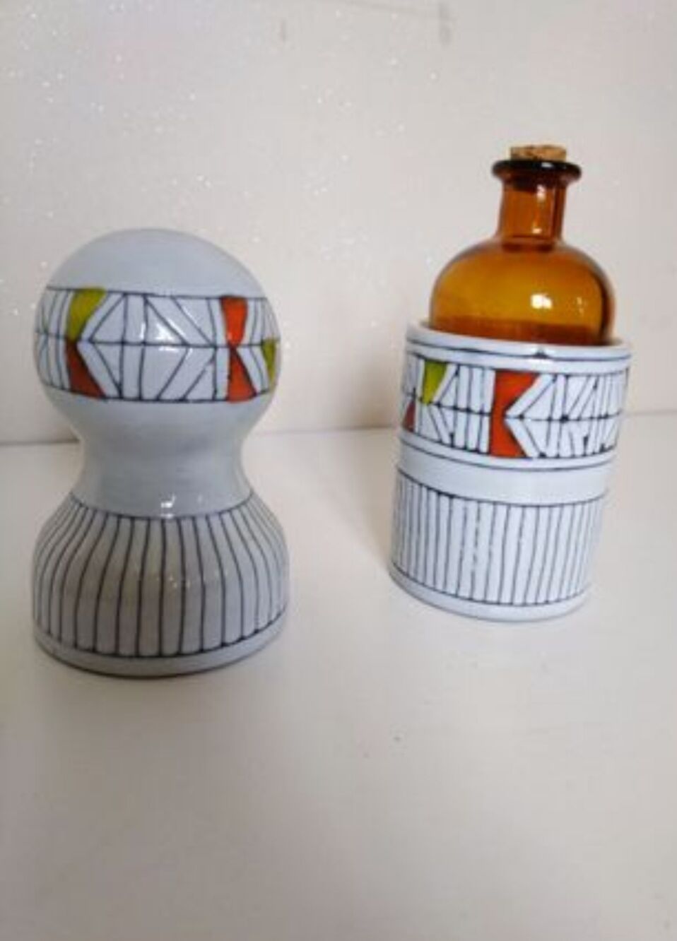 Ceramic essential oil Capron Roger