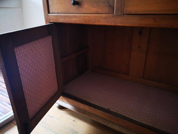 Buffet ancien en bois massif – style campagne / rustique