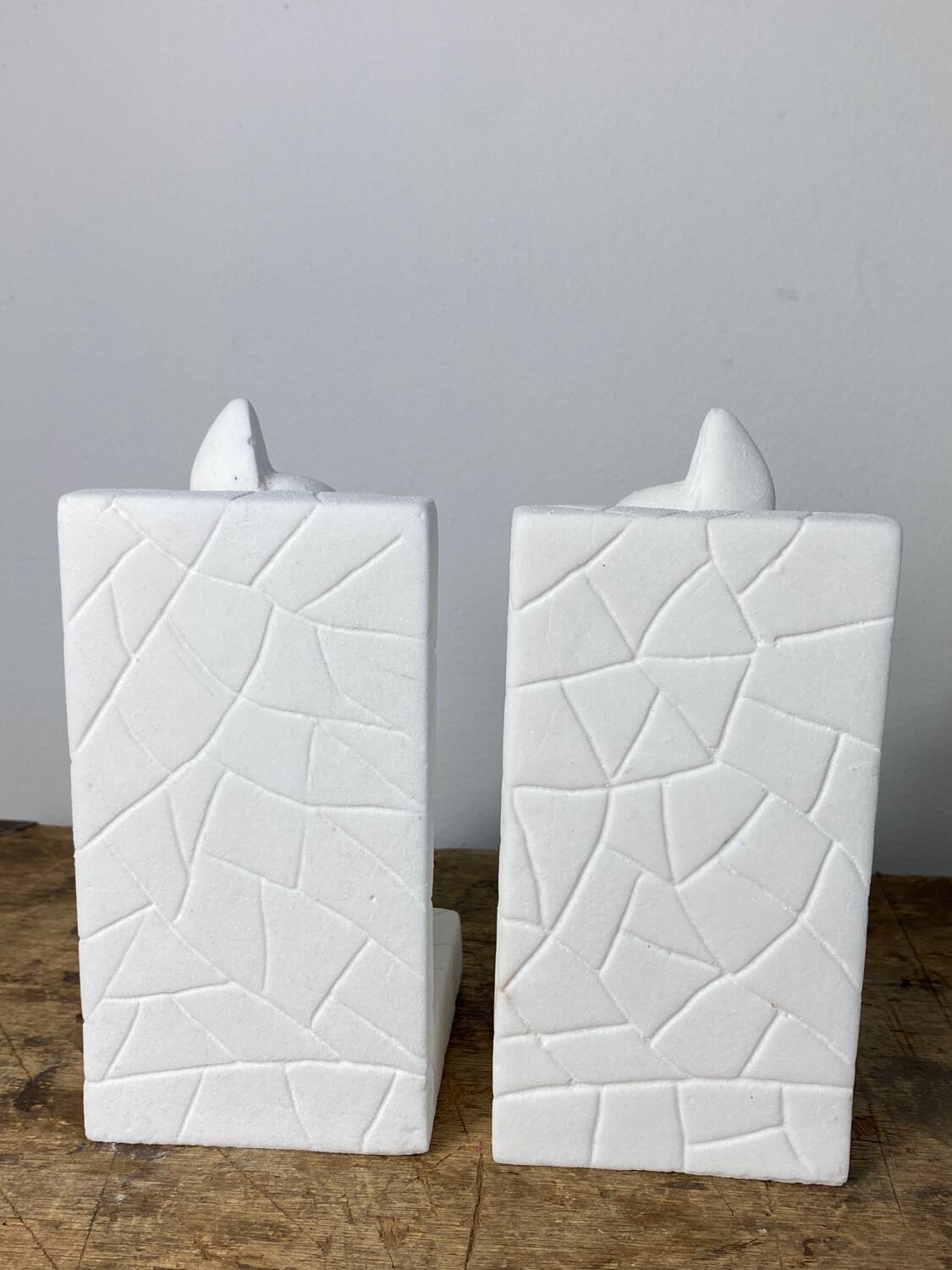 Paire de serre-livres chat en pierre vintage