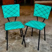 Paire de chaises métal et vinyle vert vintage 1950