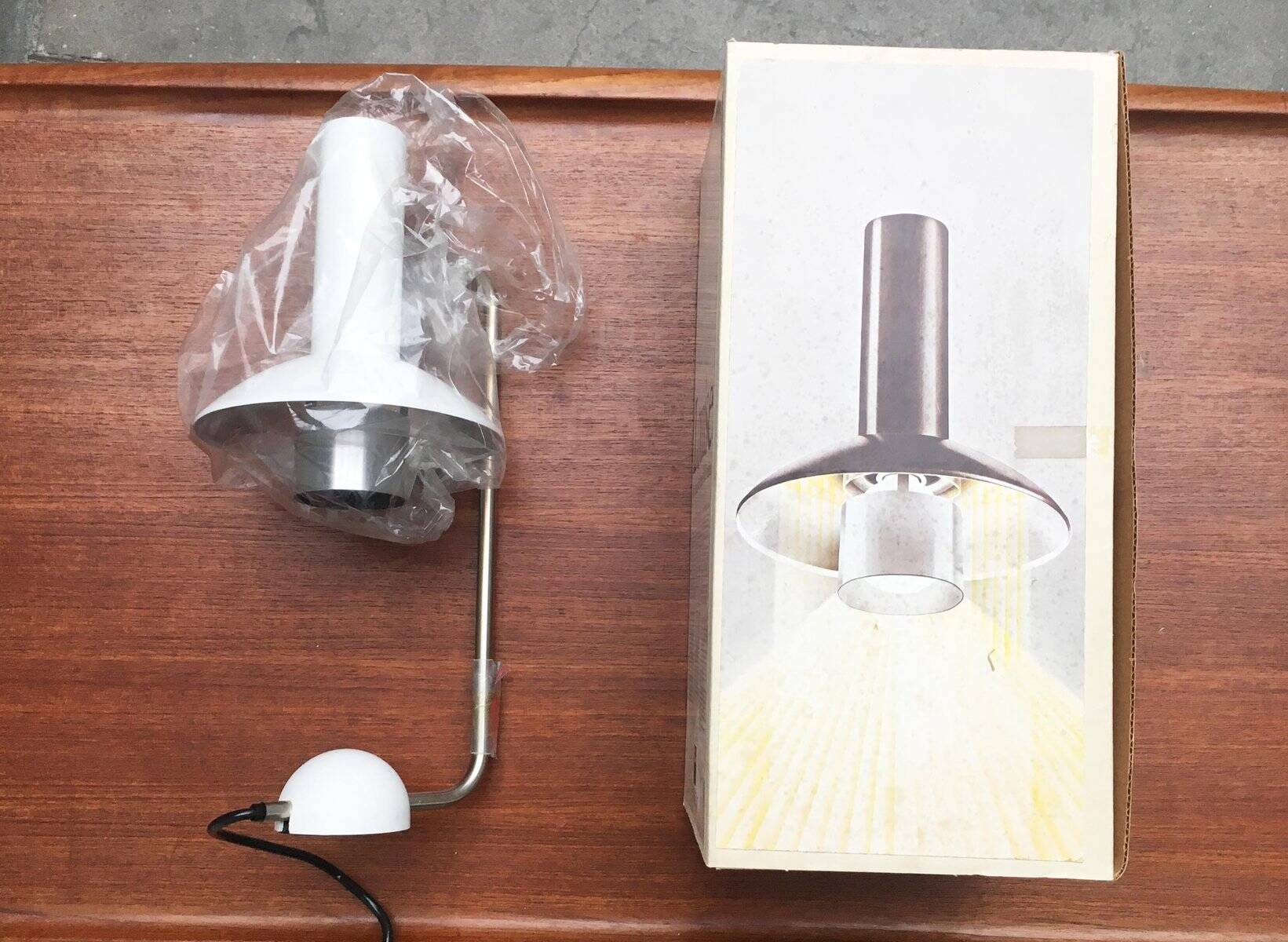 Louise Mid-Century Wall Light by Louis Poulsen