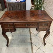 Louis XV style desk with 5 drawers and 2 shelves, late 19th century, 102x57cm