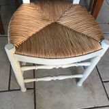 Lyre-backed mulched chair