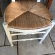 Chaise paillée à dossier lyre