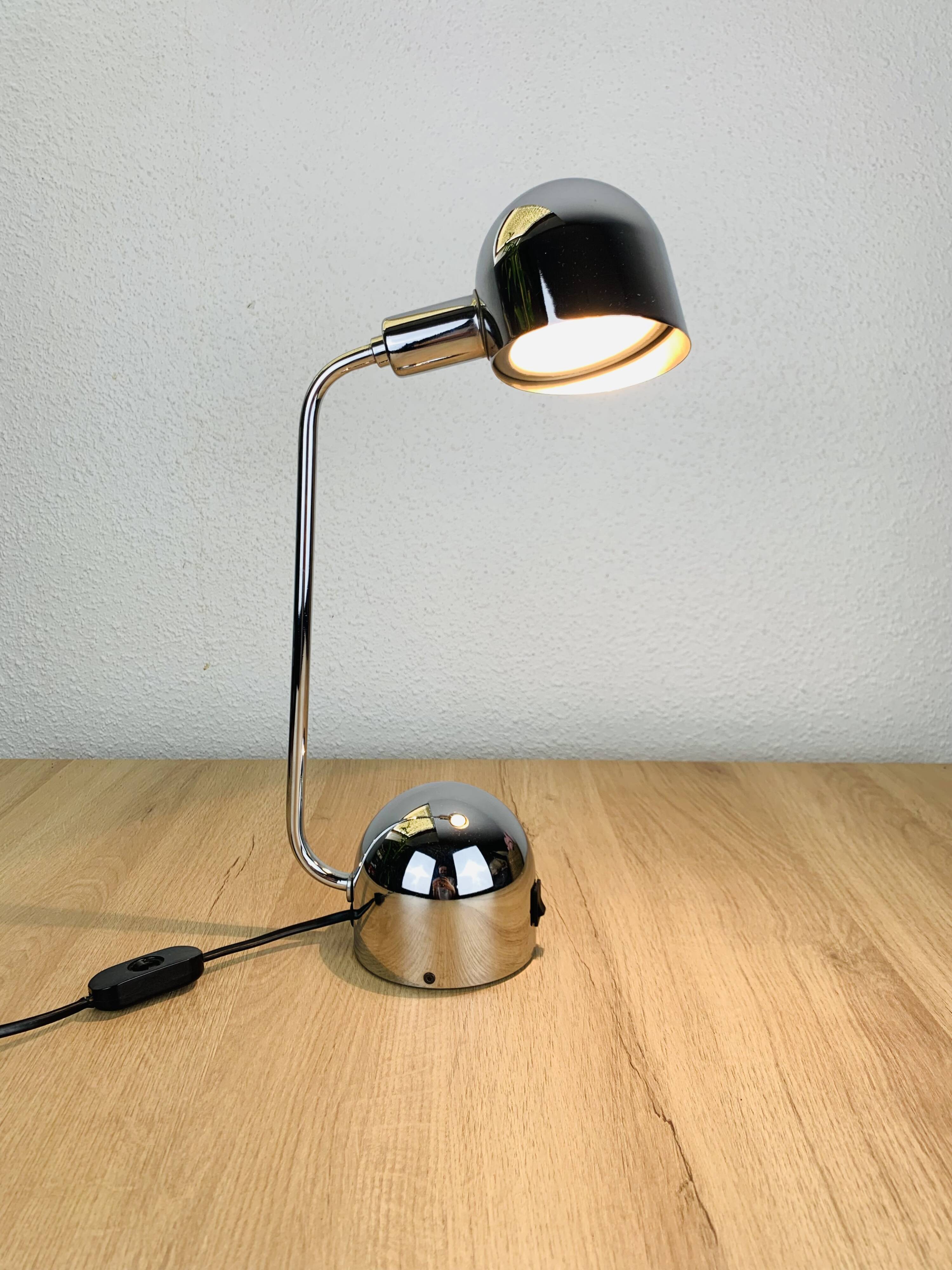 Lampe de bureau orientable chrome années 70