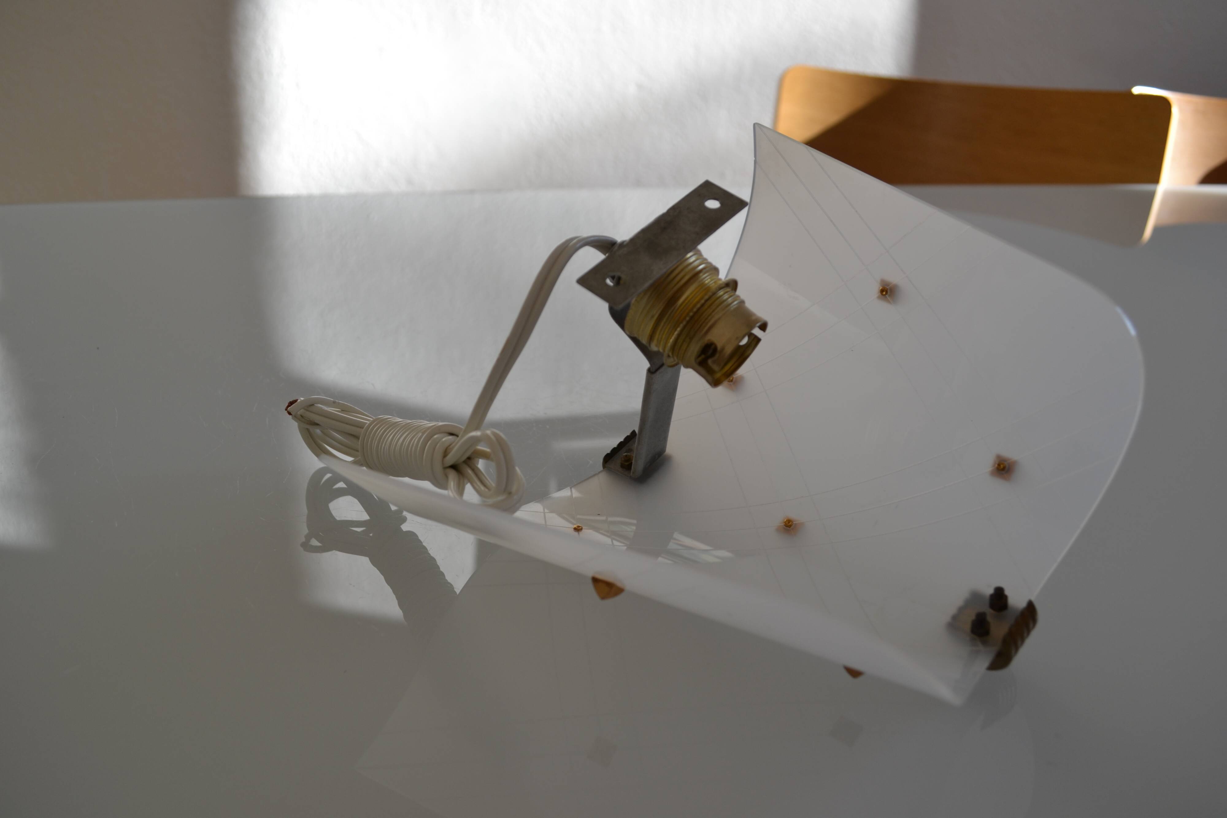 Vintage 1950 wall light in perspex and brass