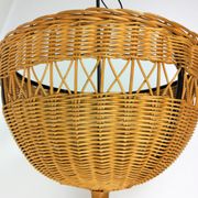 Corbeille rotin et pied métal noir 1950