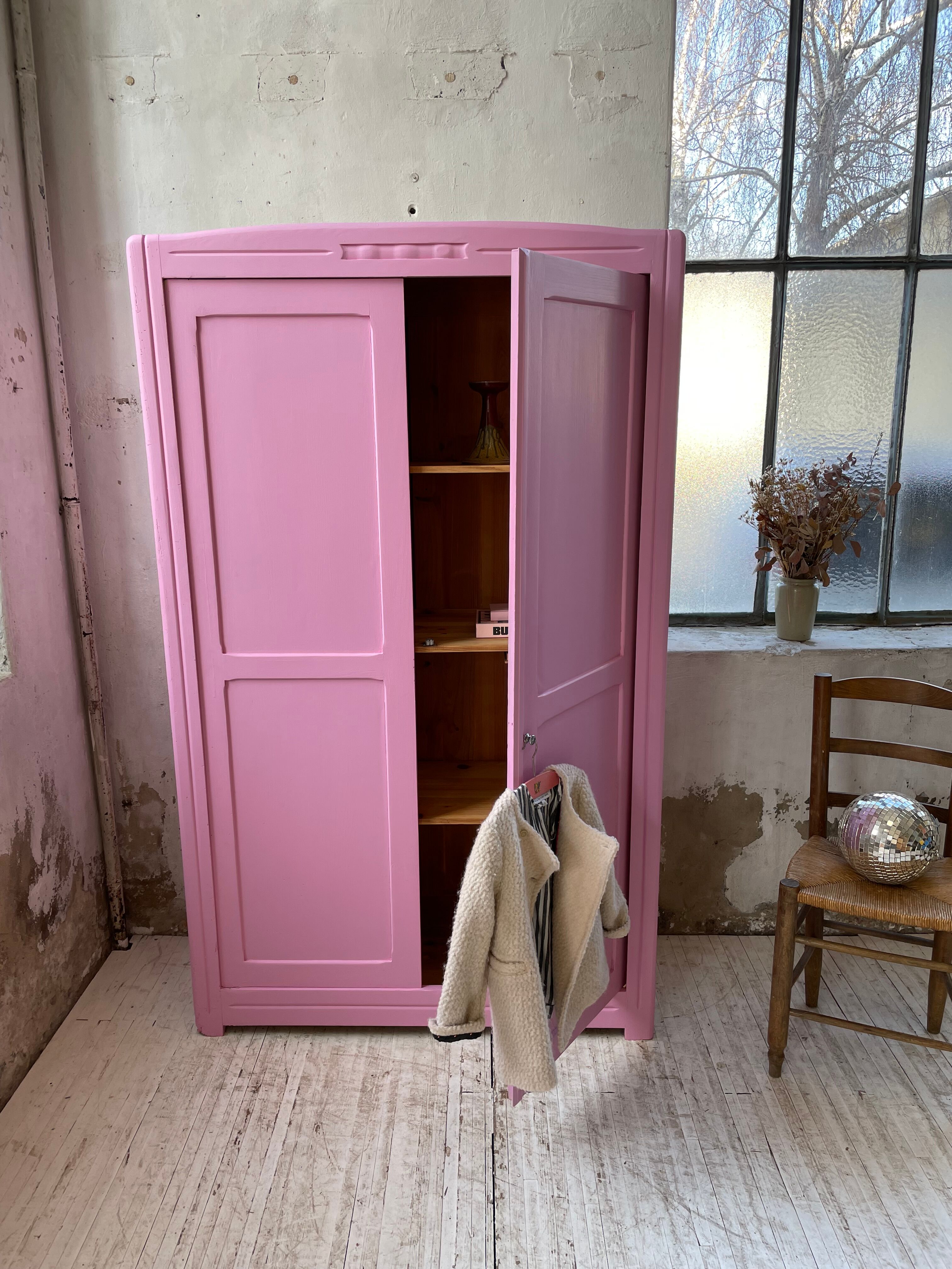 Pink knitted cabinet