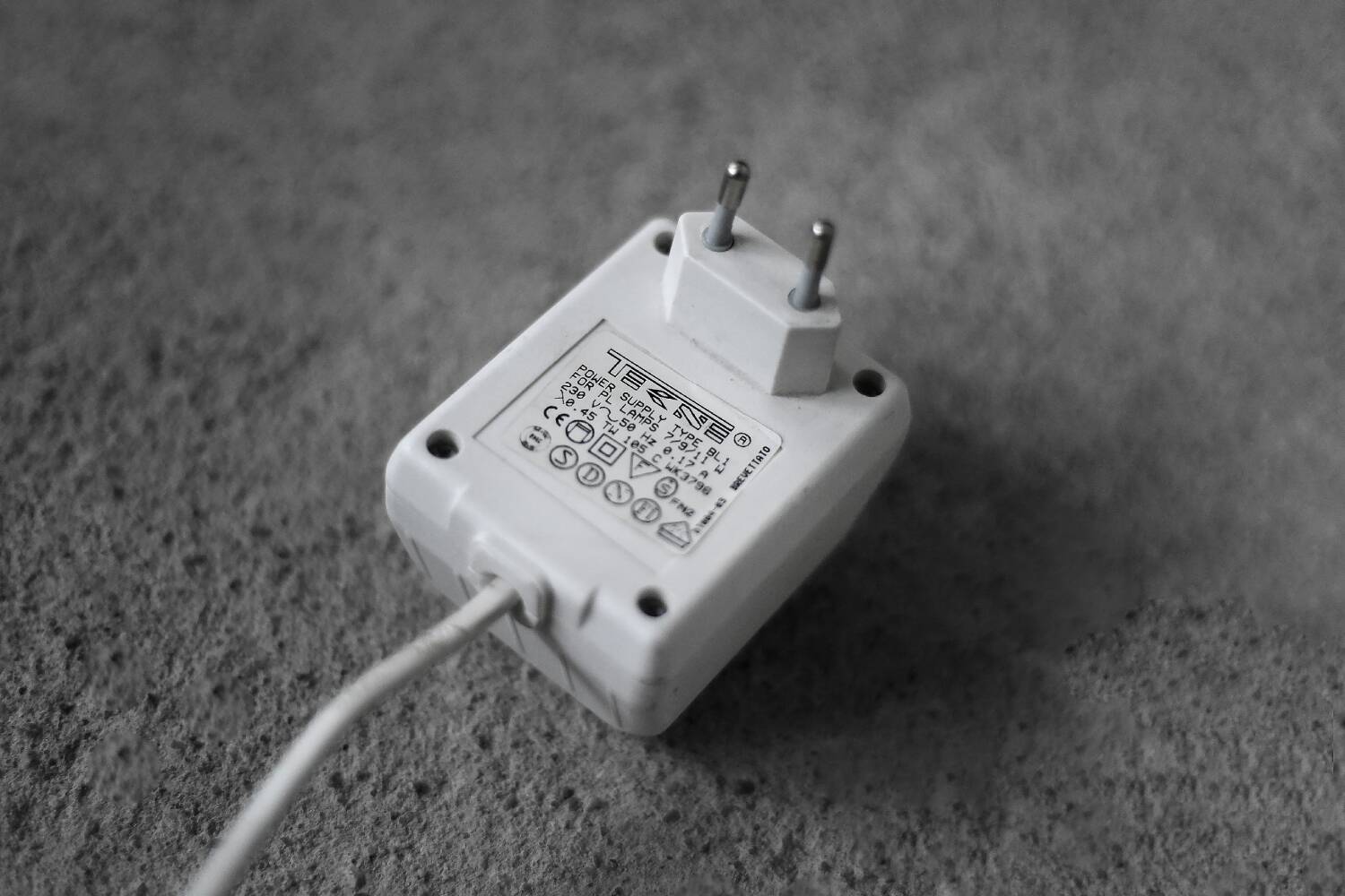 Modern adjustable desk lamp in mid-century style Dulux Junior by Lival Finland, 1980s.