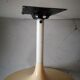 Table basse blanche et tulipe design 1970