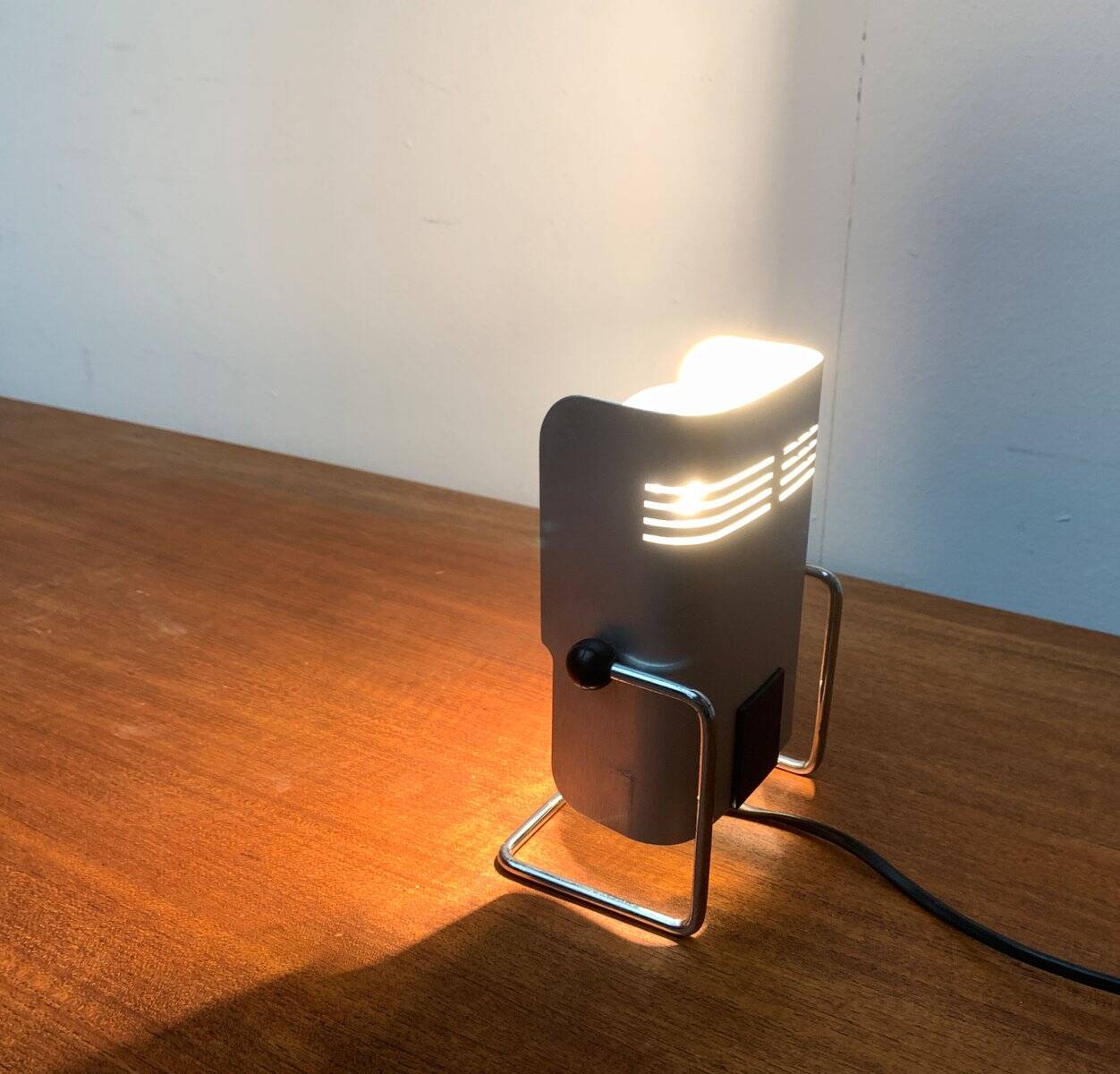 Vintage table lamp from the Italian space age by Targetti