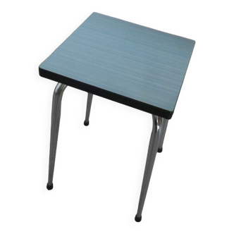 Tabouret en formica bleu