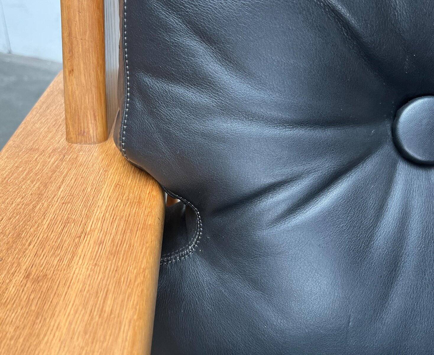 Mid-Century lounge chair model Bonanza with a high back in leather by Esko Pajamies for Asko, Finland, 1960s.