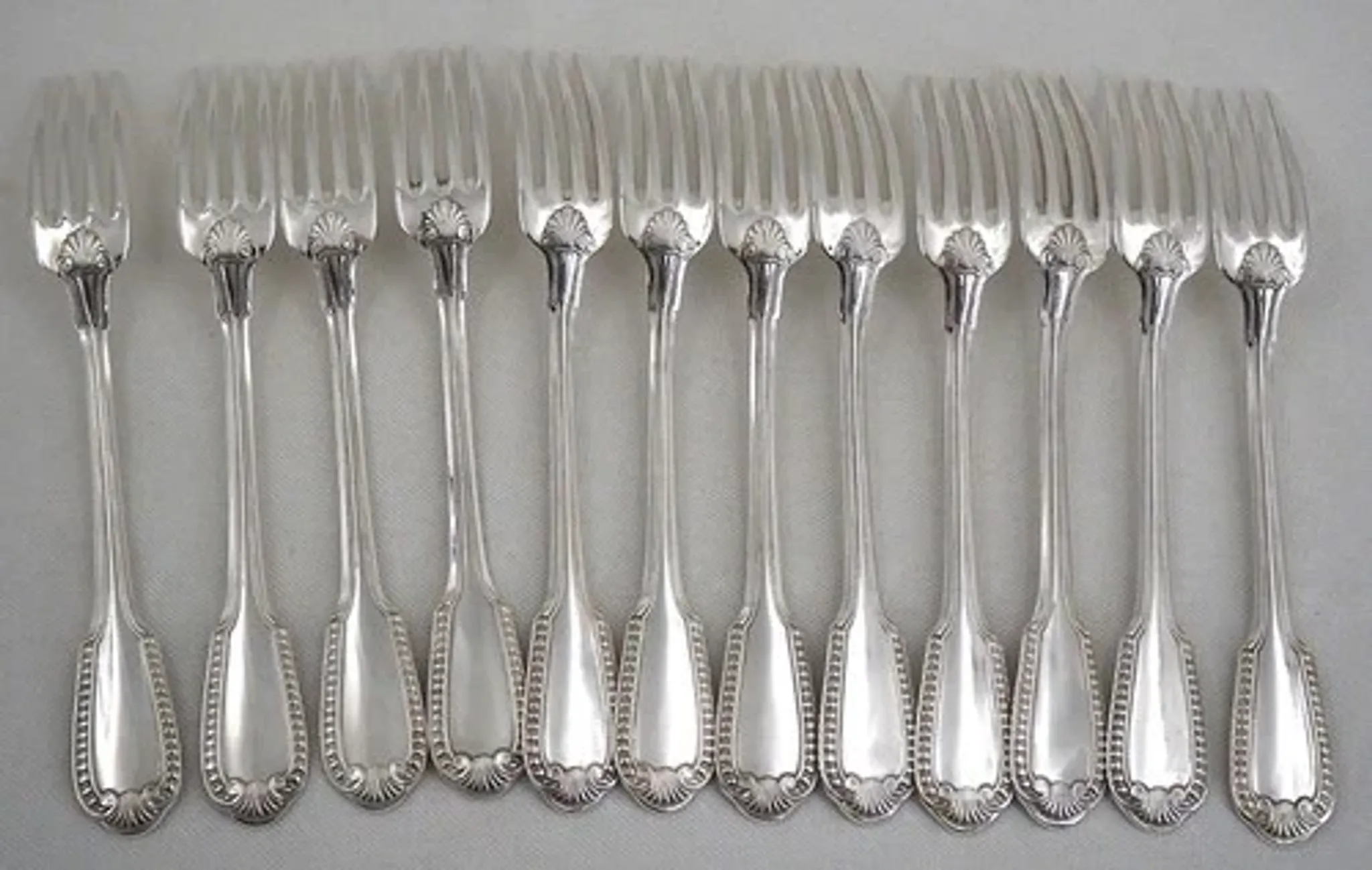 Boulenger Godrons 12 forks + 8 dessert spoons, 20 pieces.