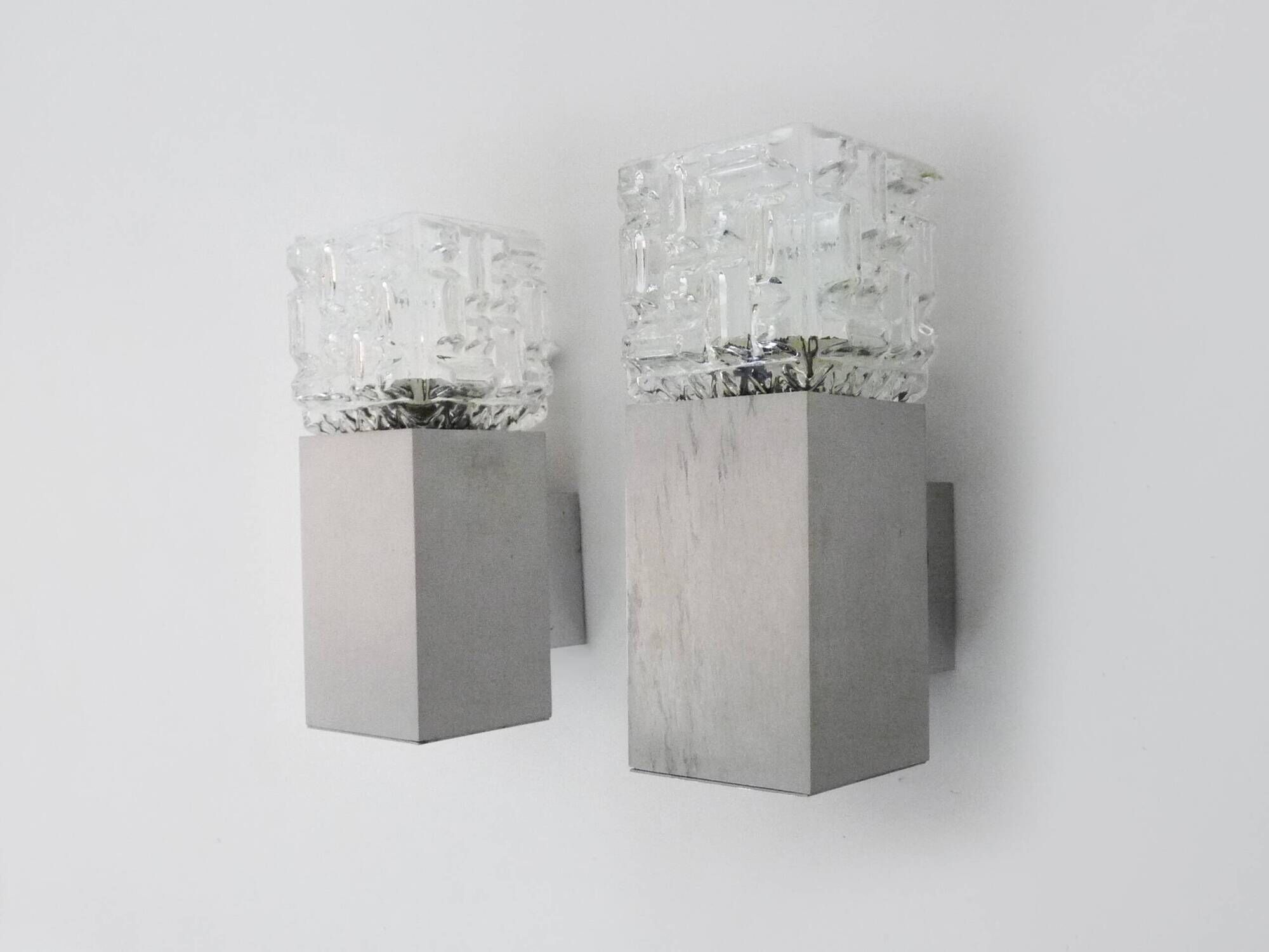 Pair of Space Age Cubist wall lights. Brushed aluminum, 1970s