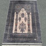 Handmade Pakistani rug