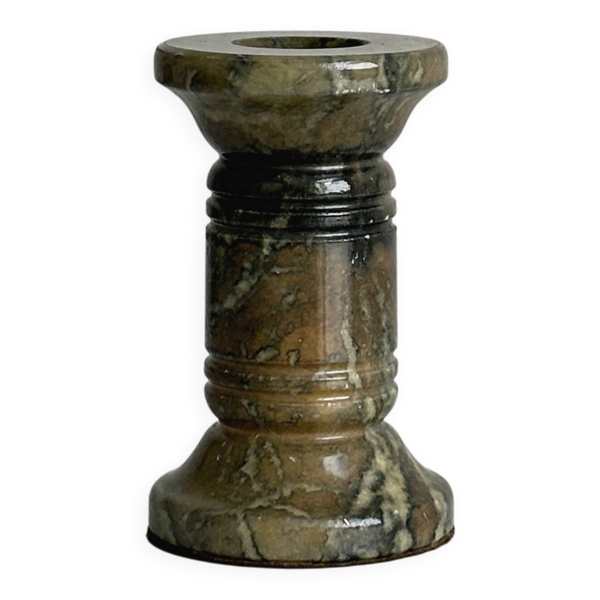 Bougeoir en marbre vert nervuré