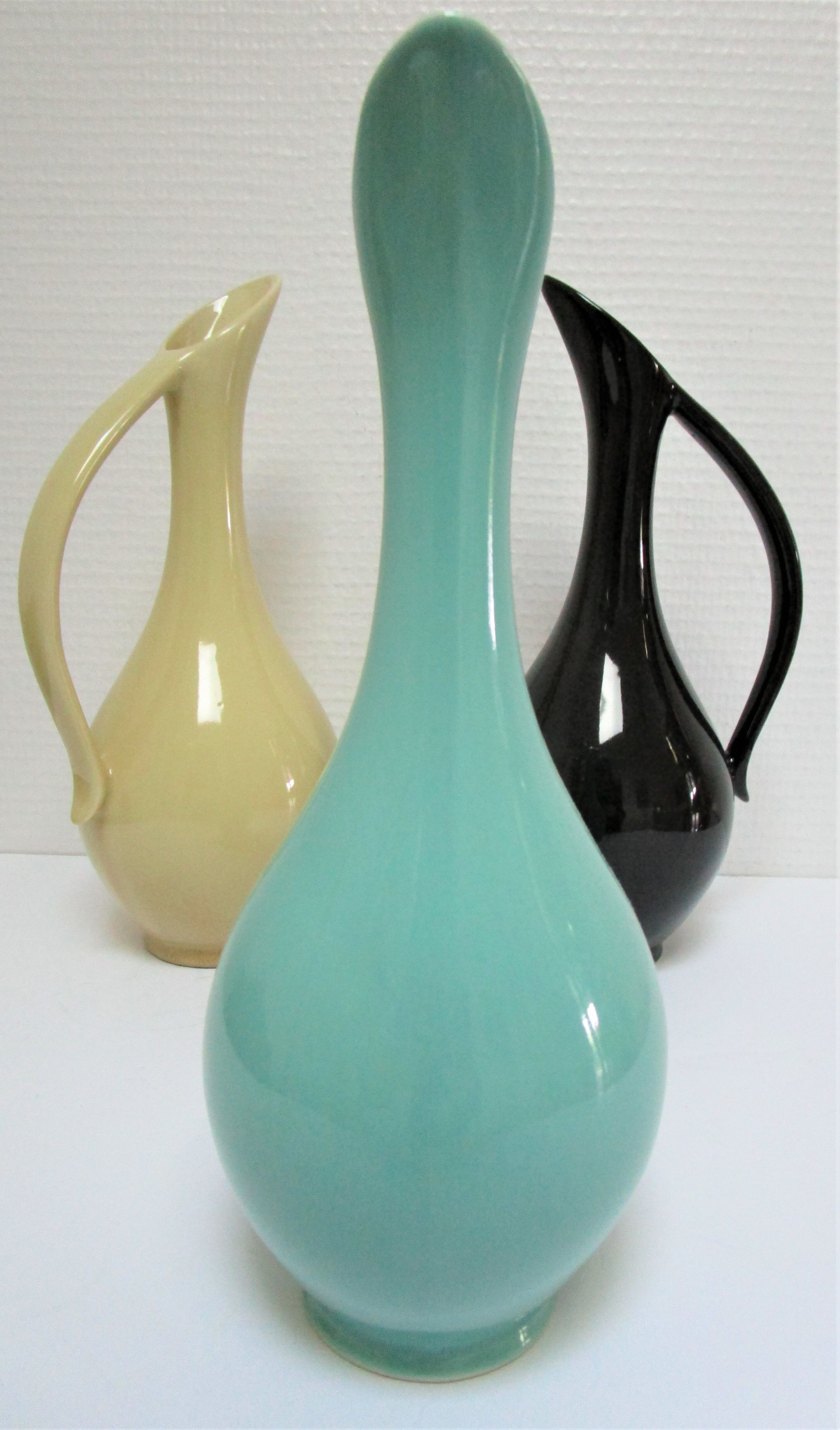 Three ceramic enamels design 60s soliflores black yellow green