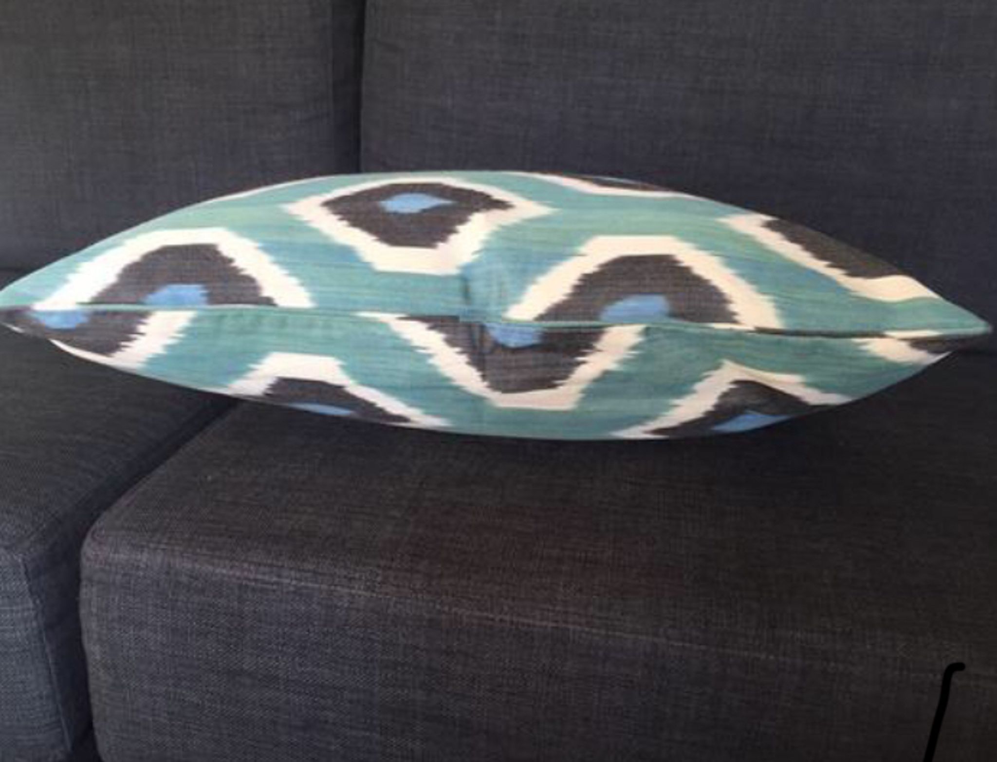 Housses de coussin décoratives en soie imprimées ikat