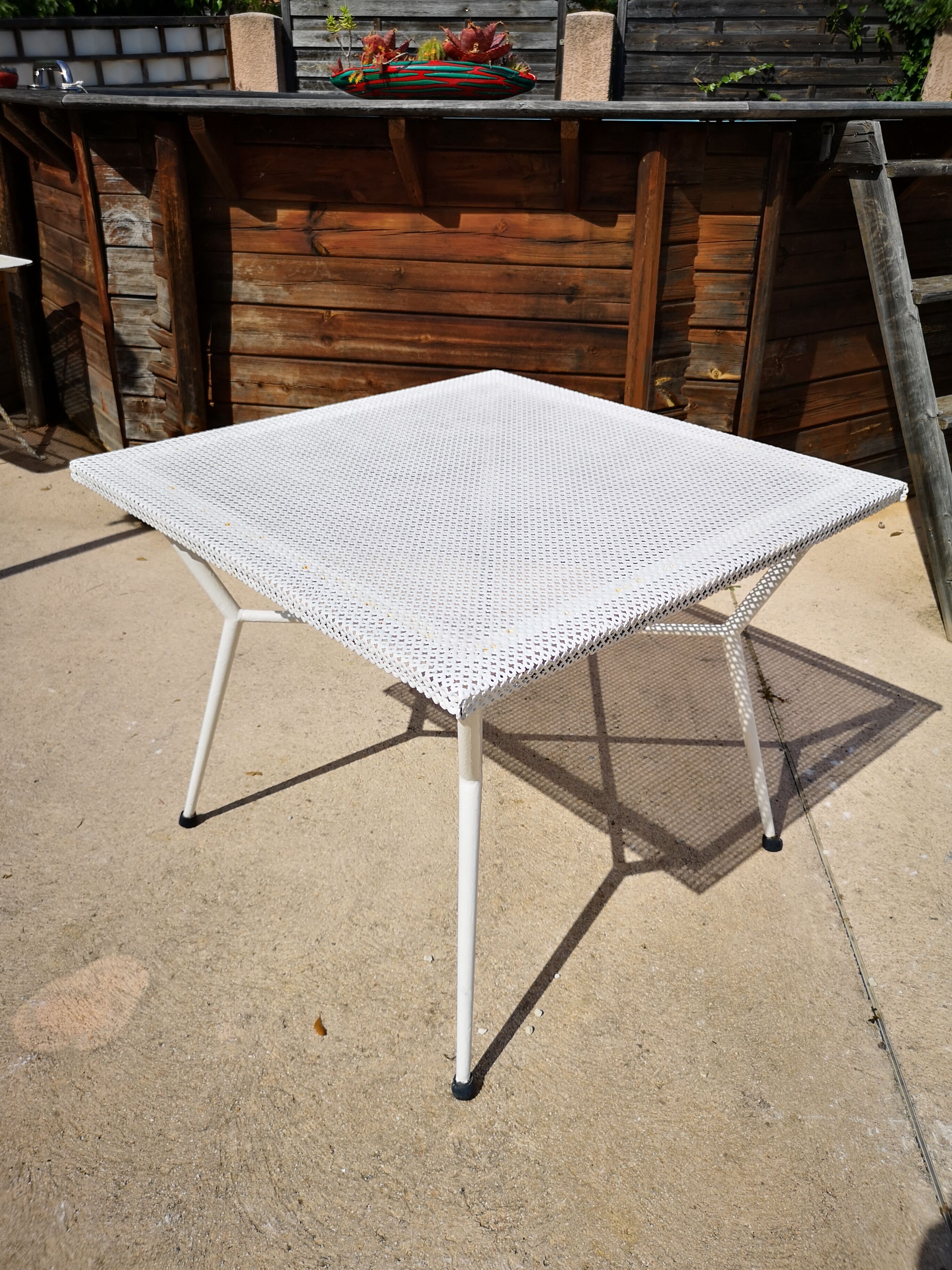 Metal garden table