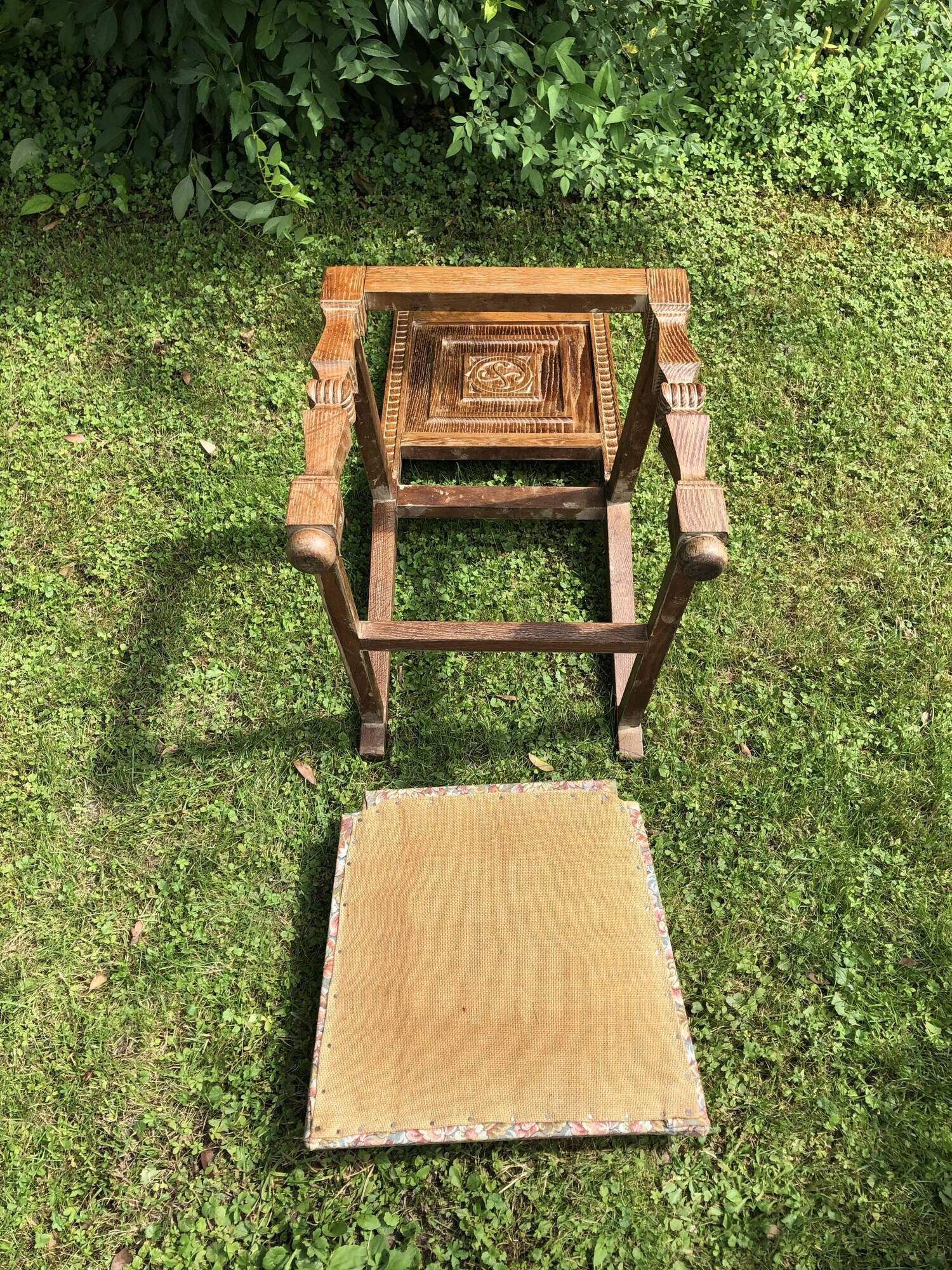 Series of 6 Chairs Neo Basque Wood Carved Cross Basque + Assise Fabric Vintage