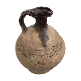 Nineteenth century sandstone pourer