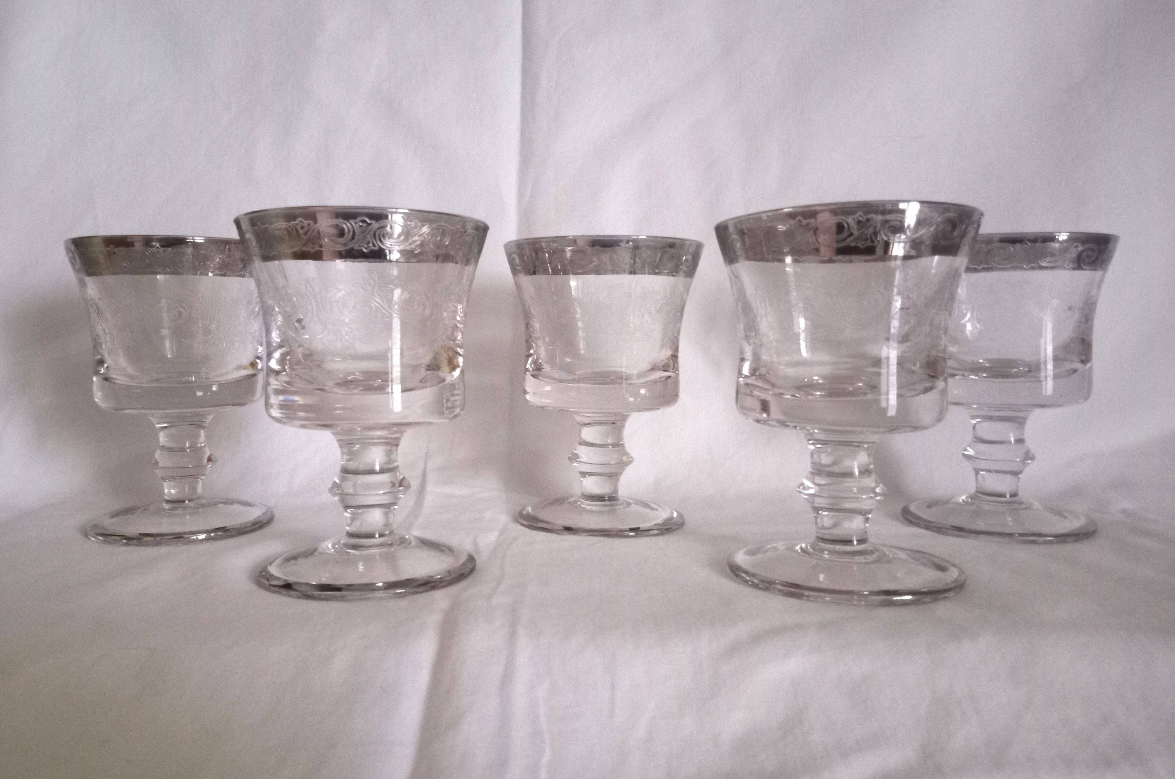 Set of 5 engraved Murano wine (or water) glasses, silver rim