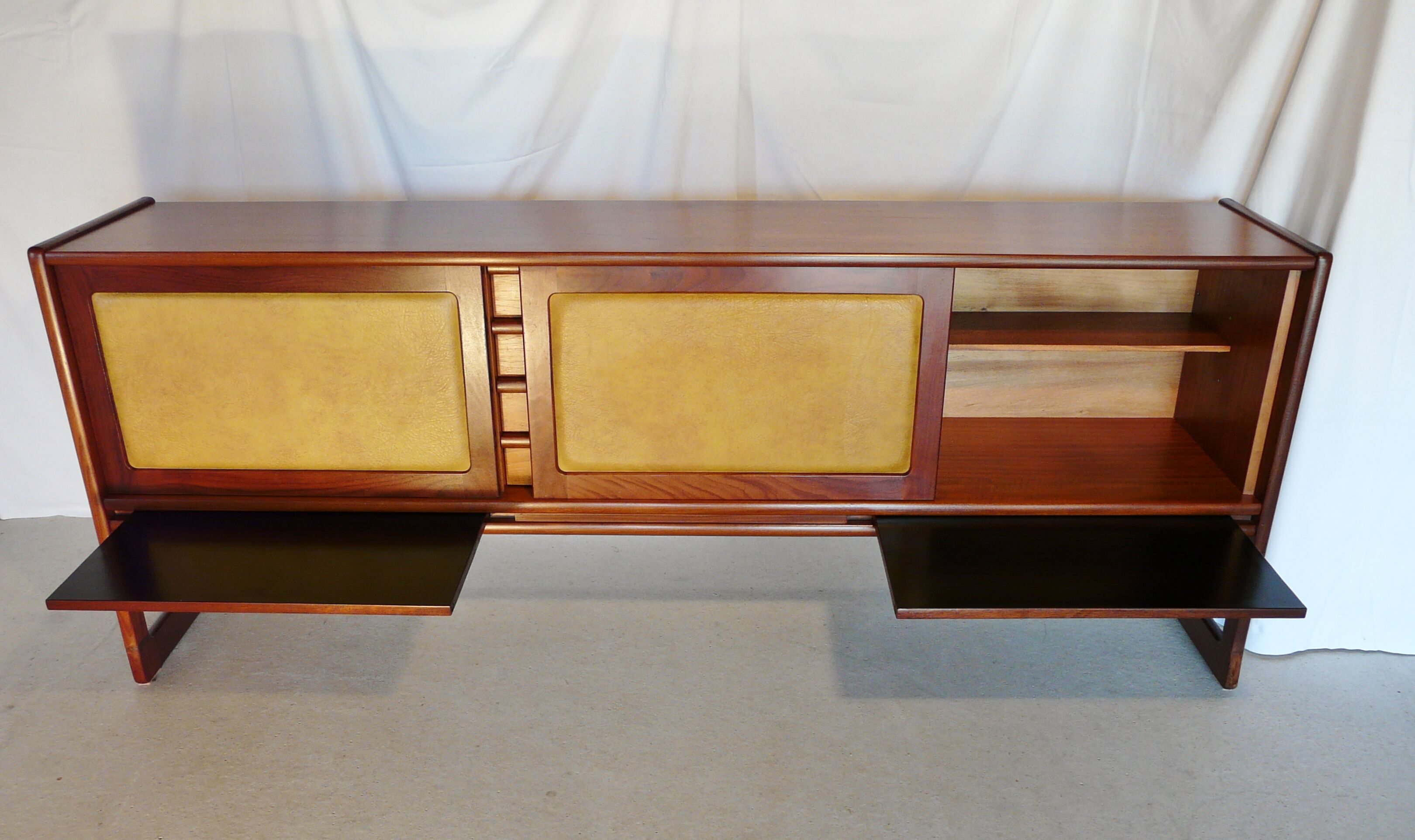 Scandinavian teak line sideboard