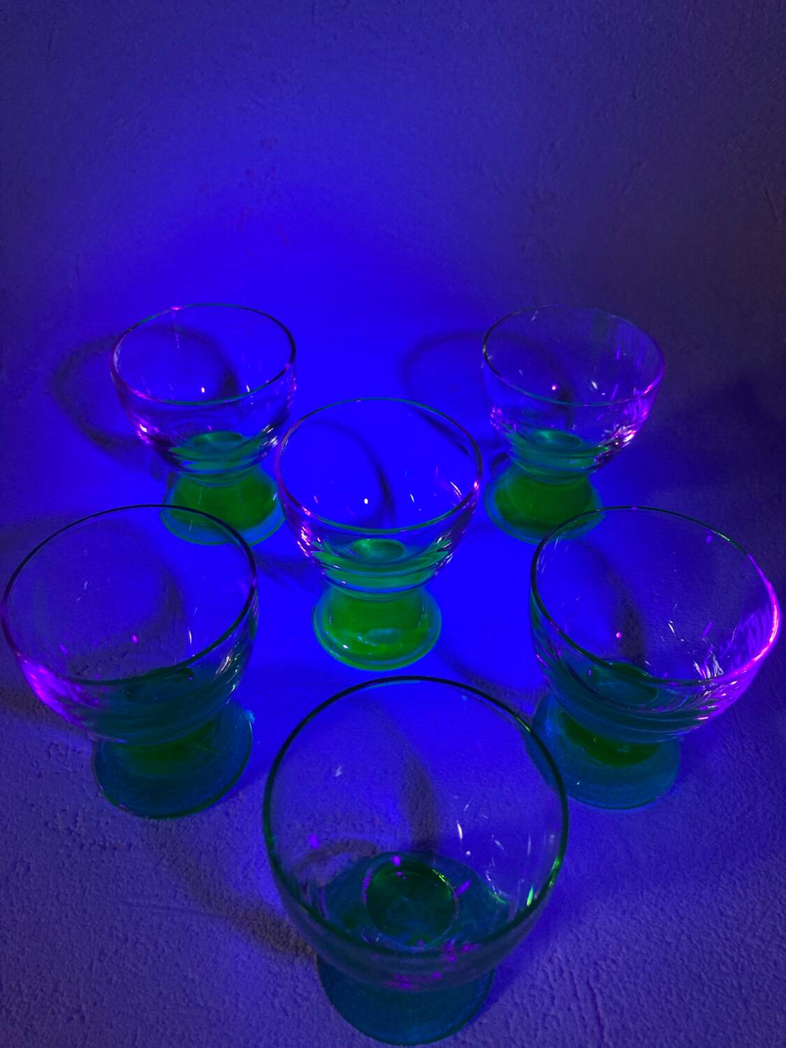 6 Ouralin green pyramidal round stem liqueur glasses