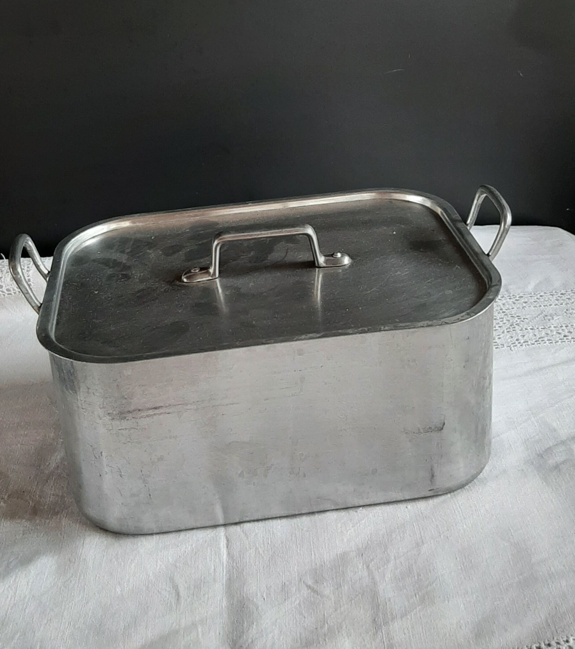 Aluminium fishmonger
