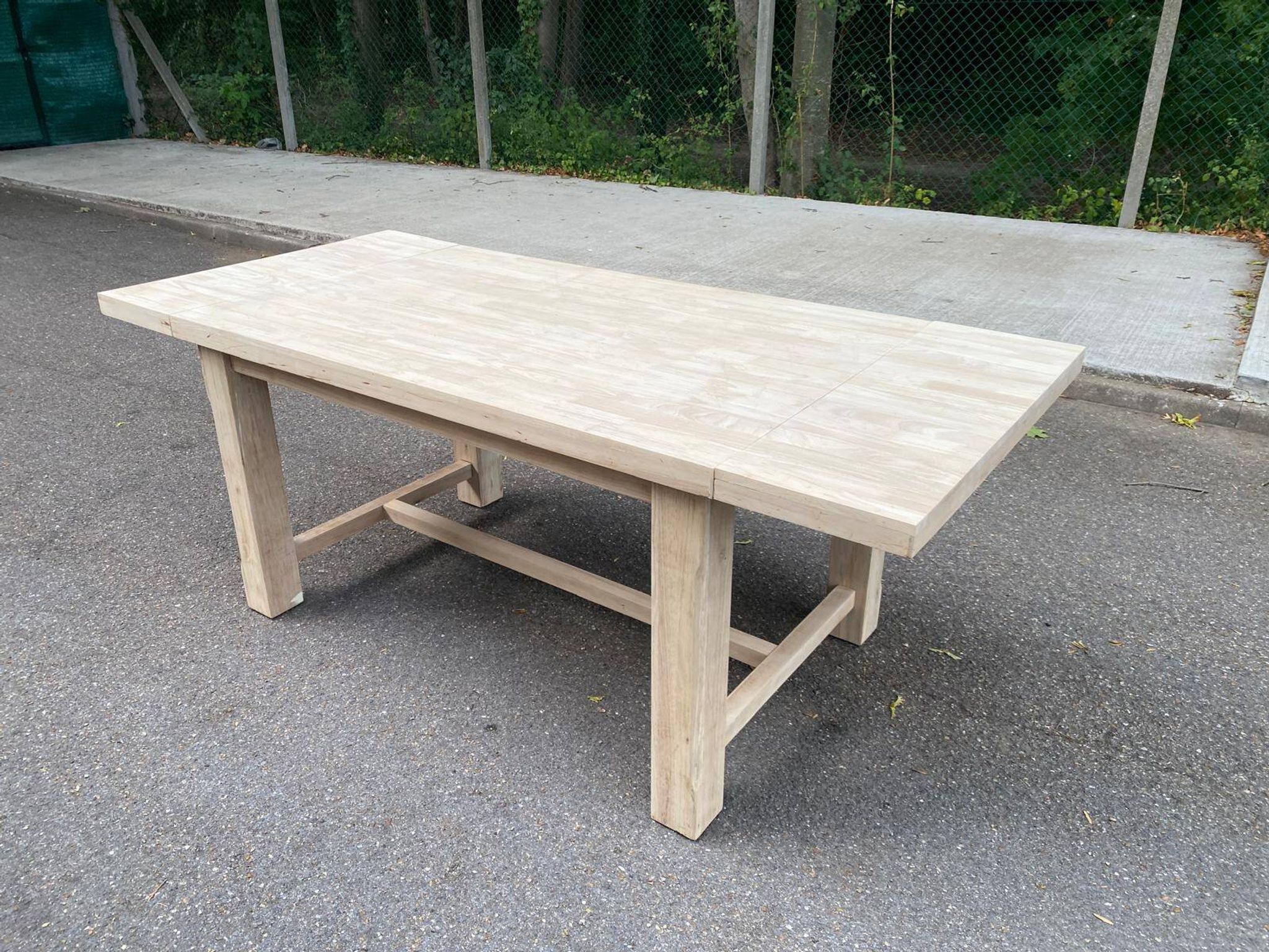 Extendable farmhouse table with renovated solid wood flaps 140-200cm