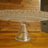 Presentation dish on foot in molded glass