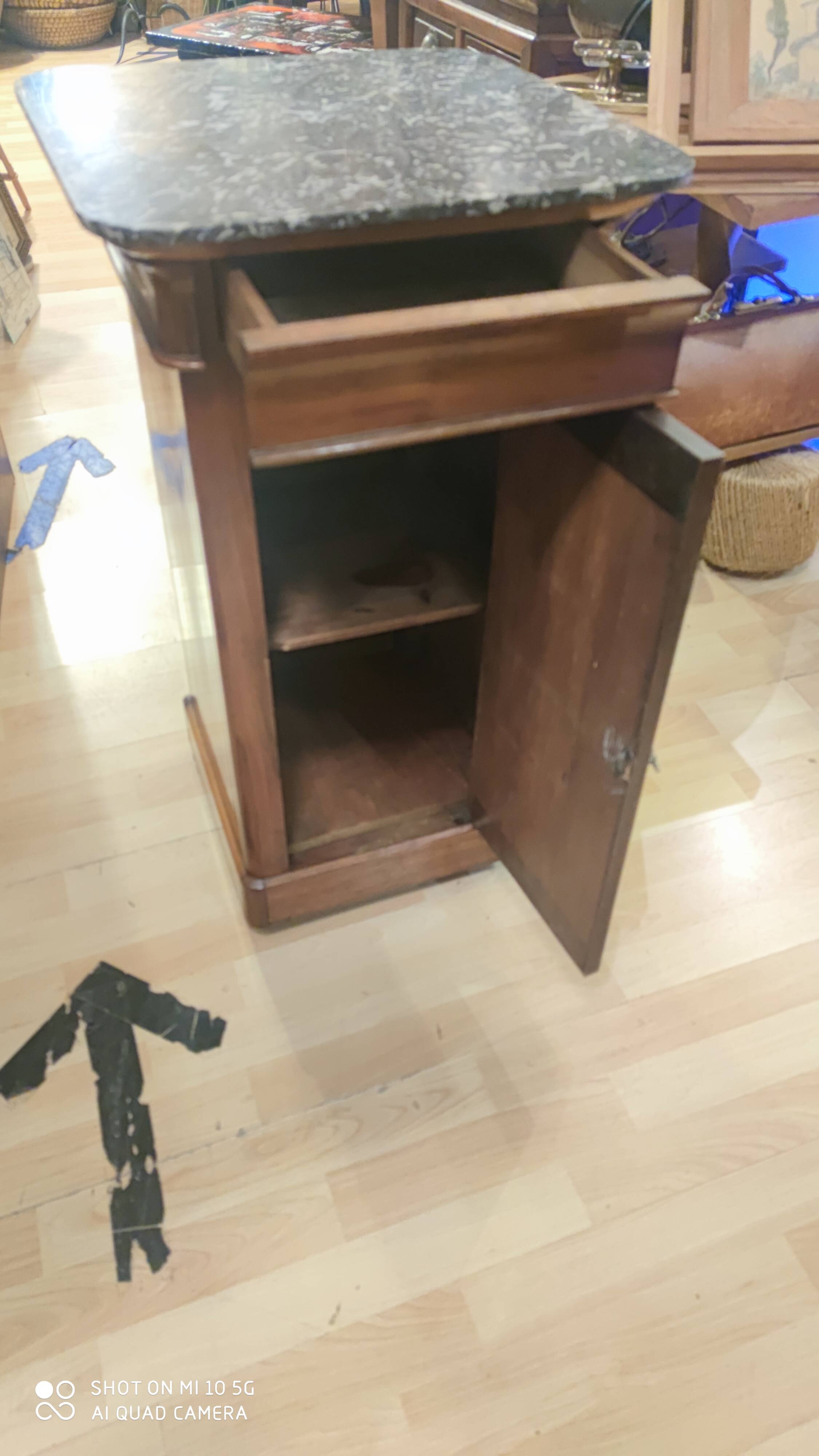 Chevet roulant 4 faces en noyer époque Restauration