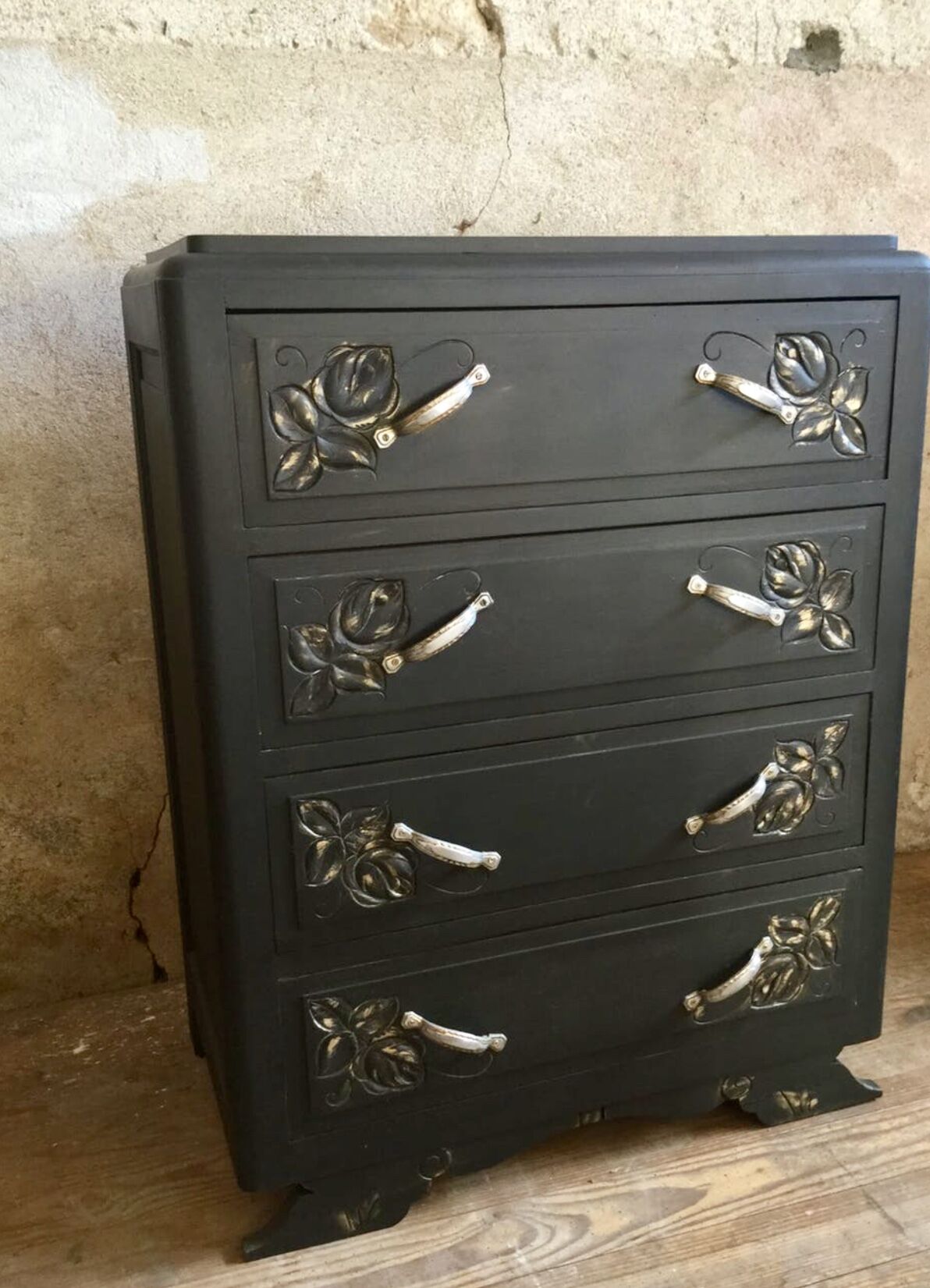 Art deco dresser