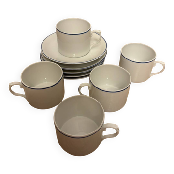 Lot de tasses avec soucoupes en porcelaine portugaise