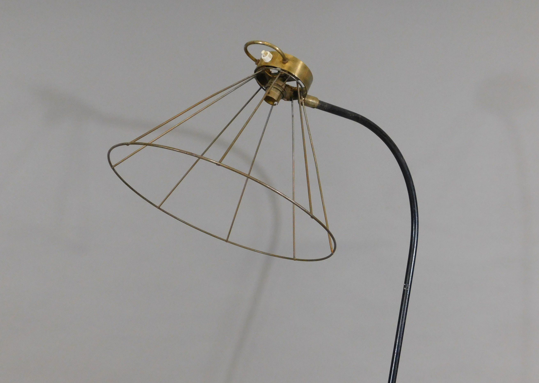 Magazine floor lamp in wrought iron and brass, exposed bulb 1960