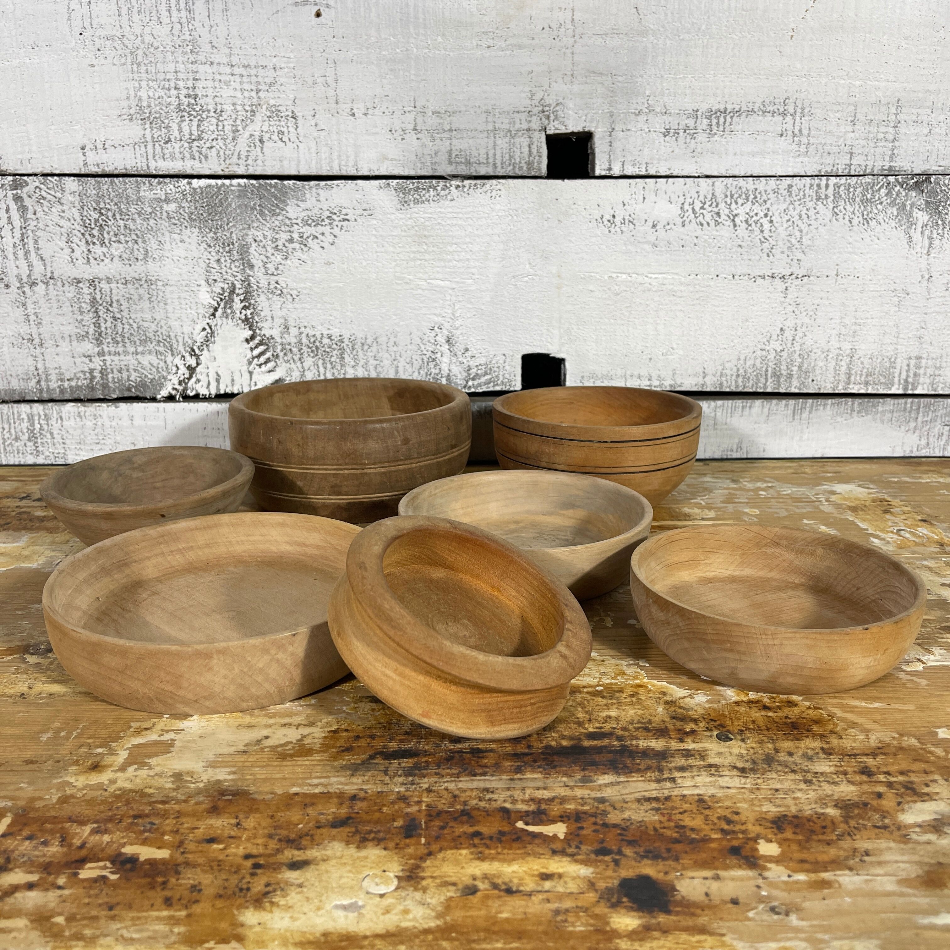 Series of 7 wooden pots