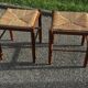 Paire de tabourets années 50 en bois et assise paillée