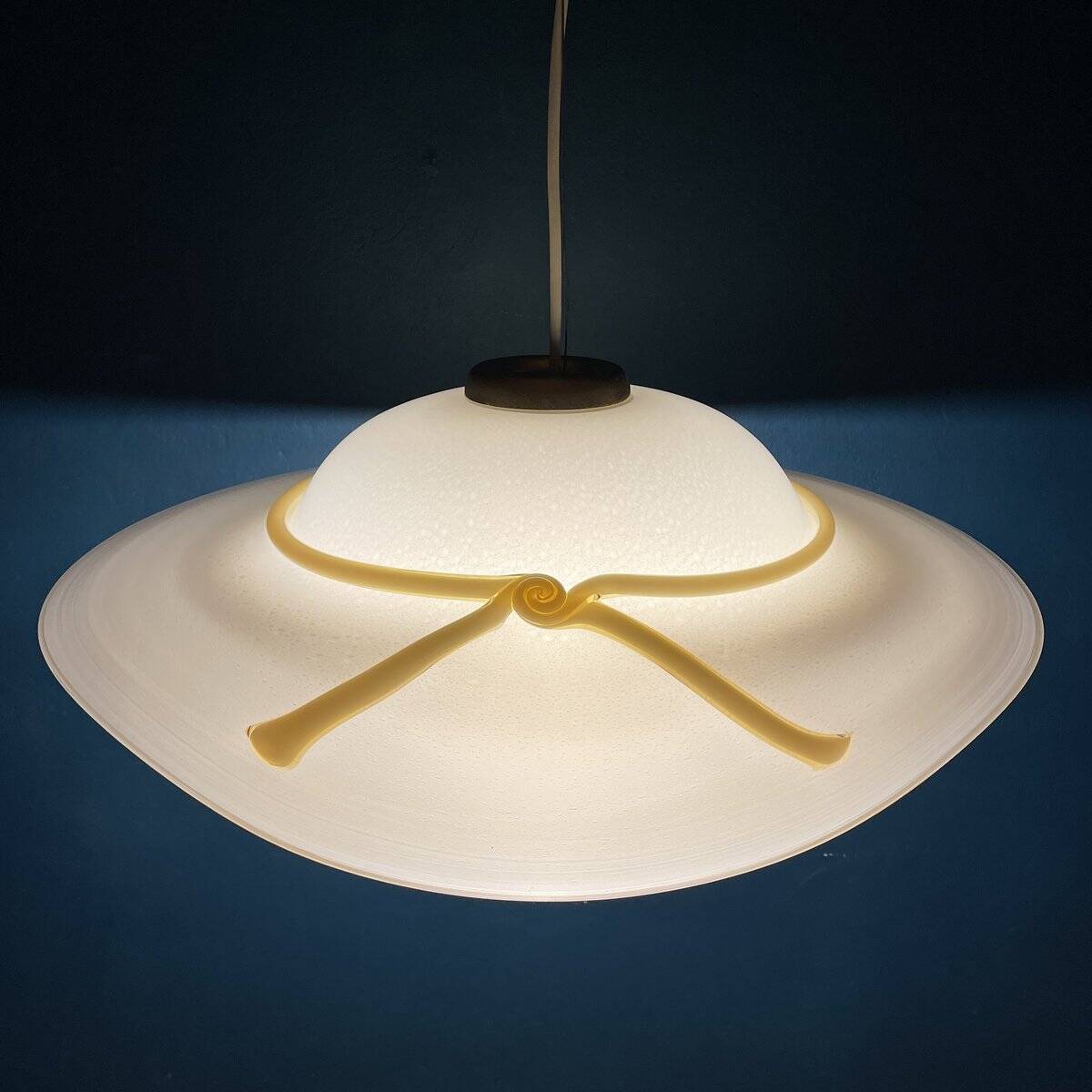 Wide-brimmed hat-shaped Murano suspension, Italy, 1970s