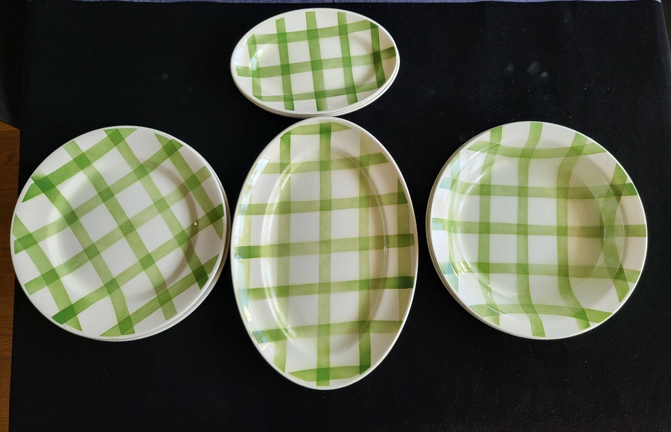 Moulin des Loups Orchies serving dishes, "Nappe" model, Green (set of 9)
