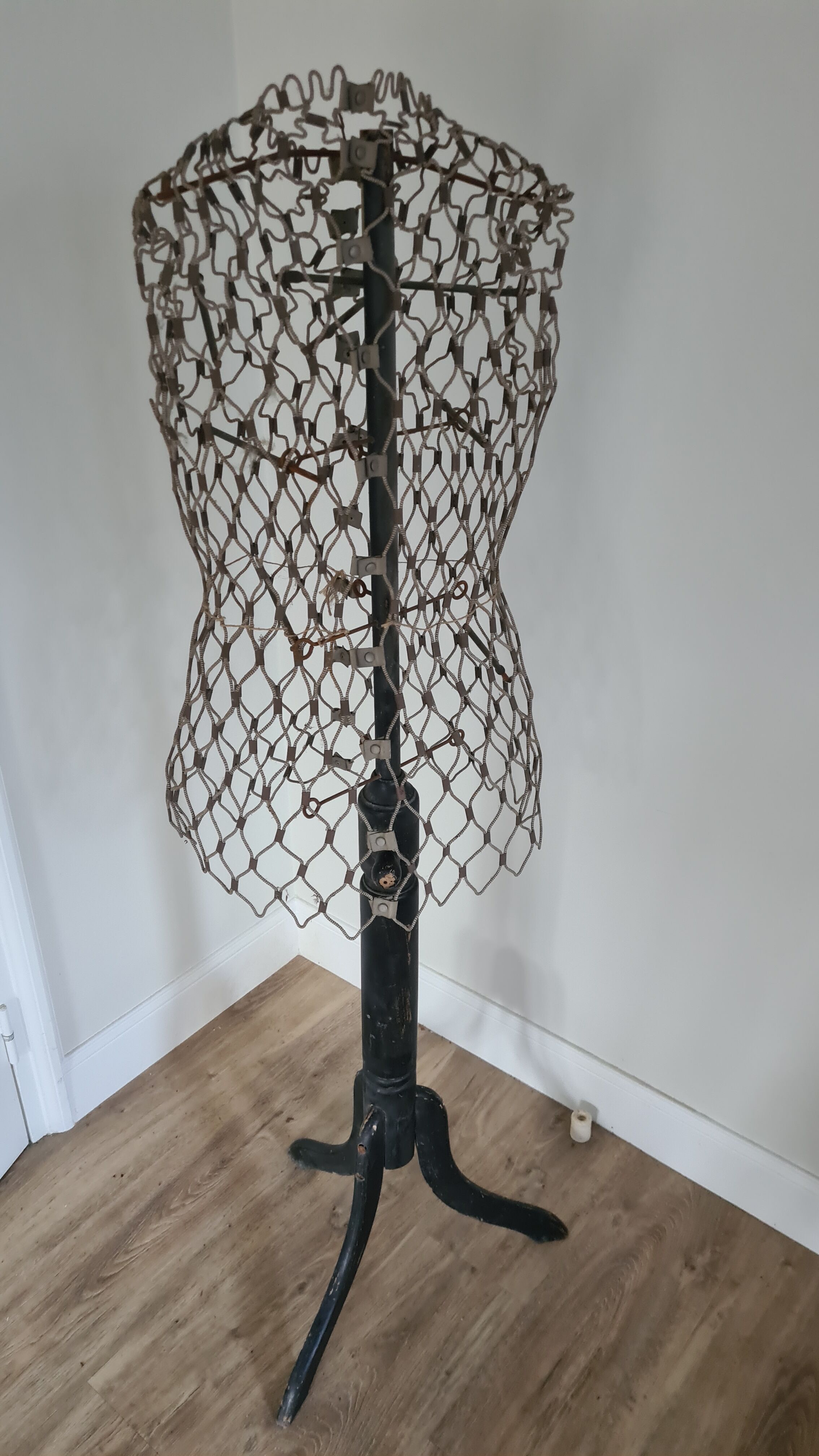 Adjustable mannequin The ideal Garden of Fashions