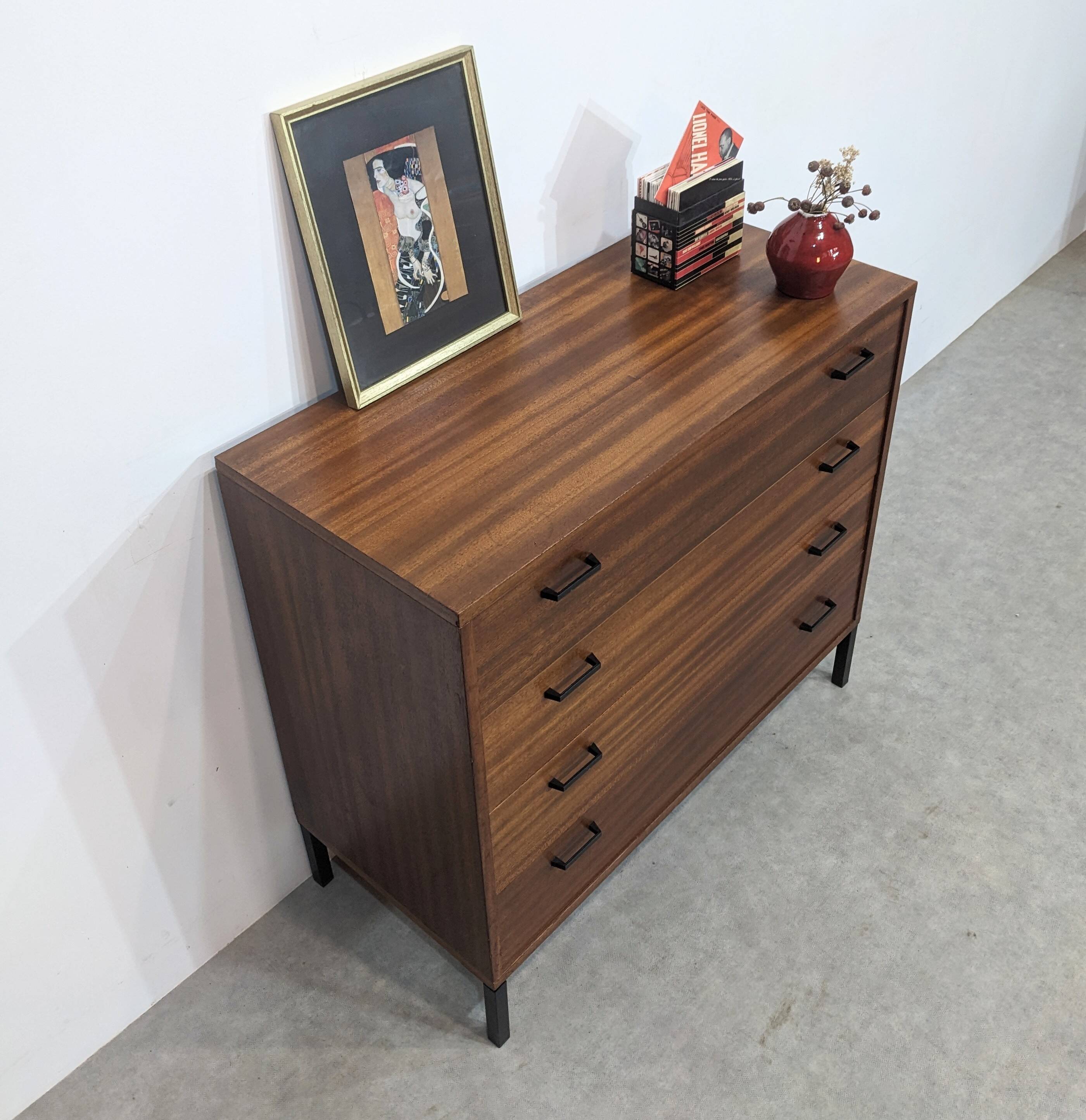 Vintage chest of drawers