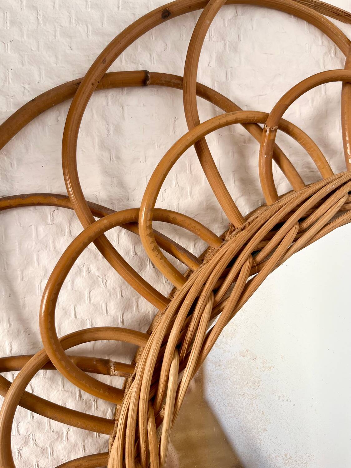 Vintage rattan flower mirror