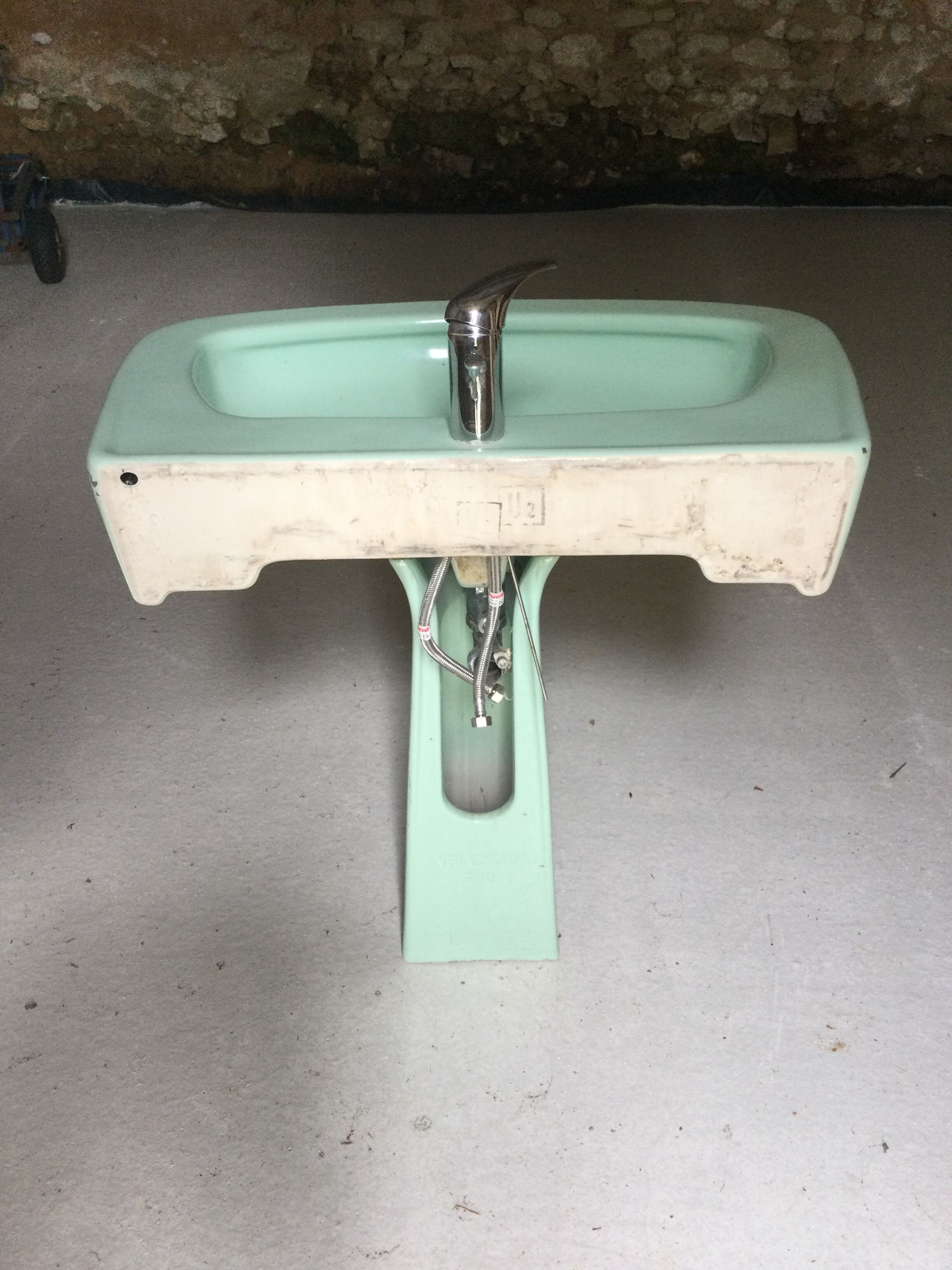 Old vintage sink year 70