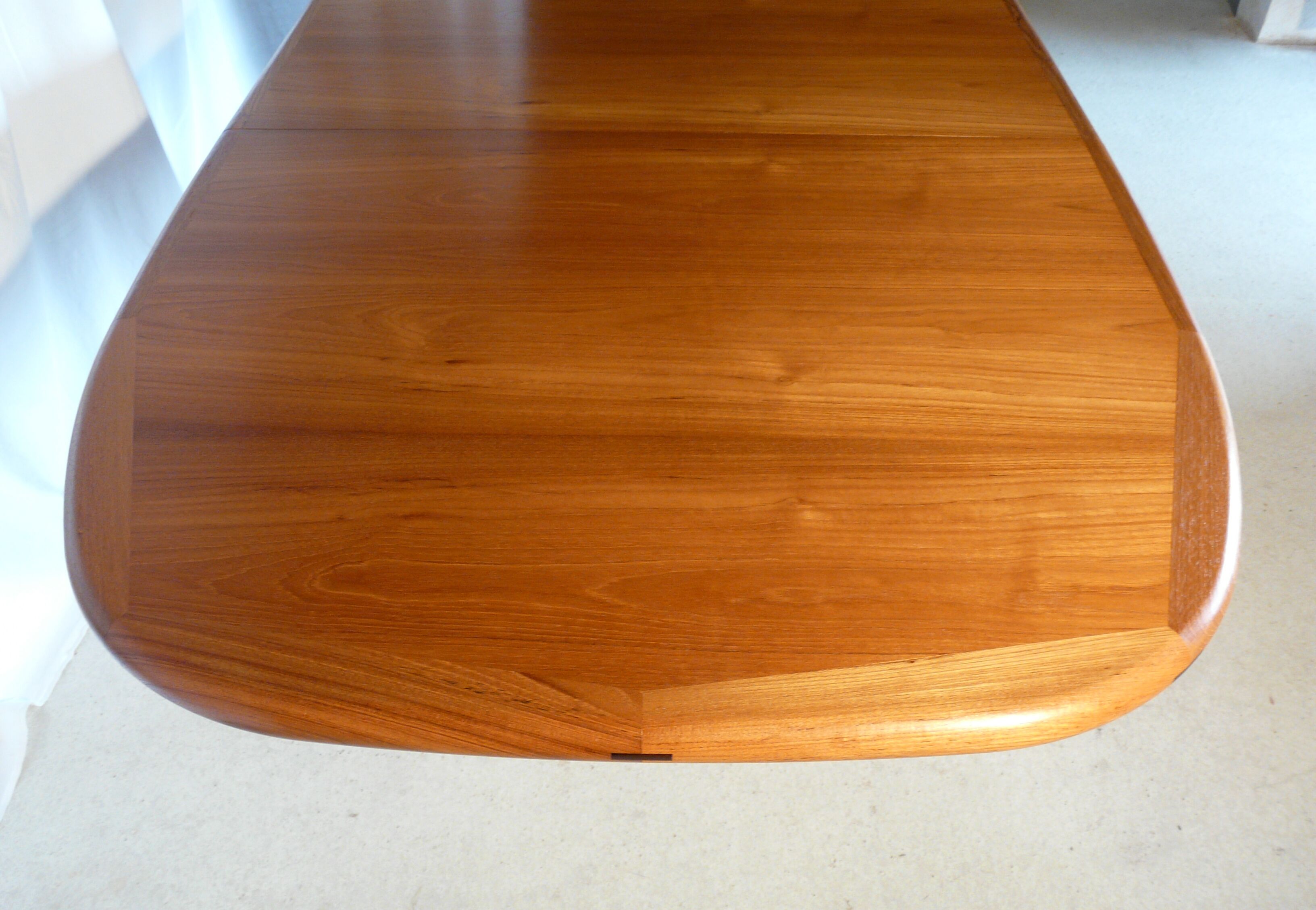 Mr. Larsen Laurits blond teak Scandinavian extensible table