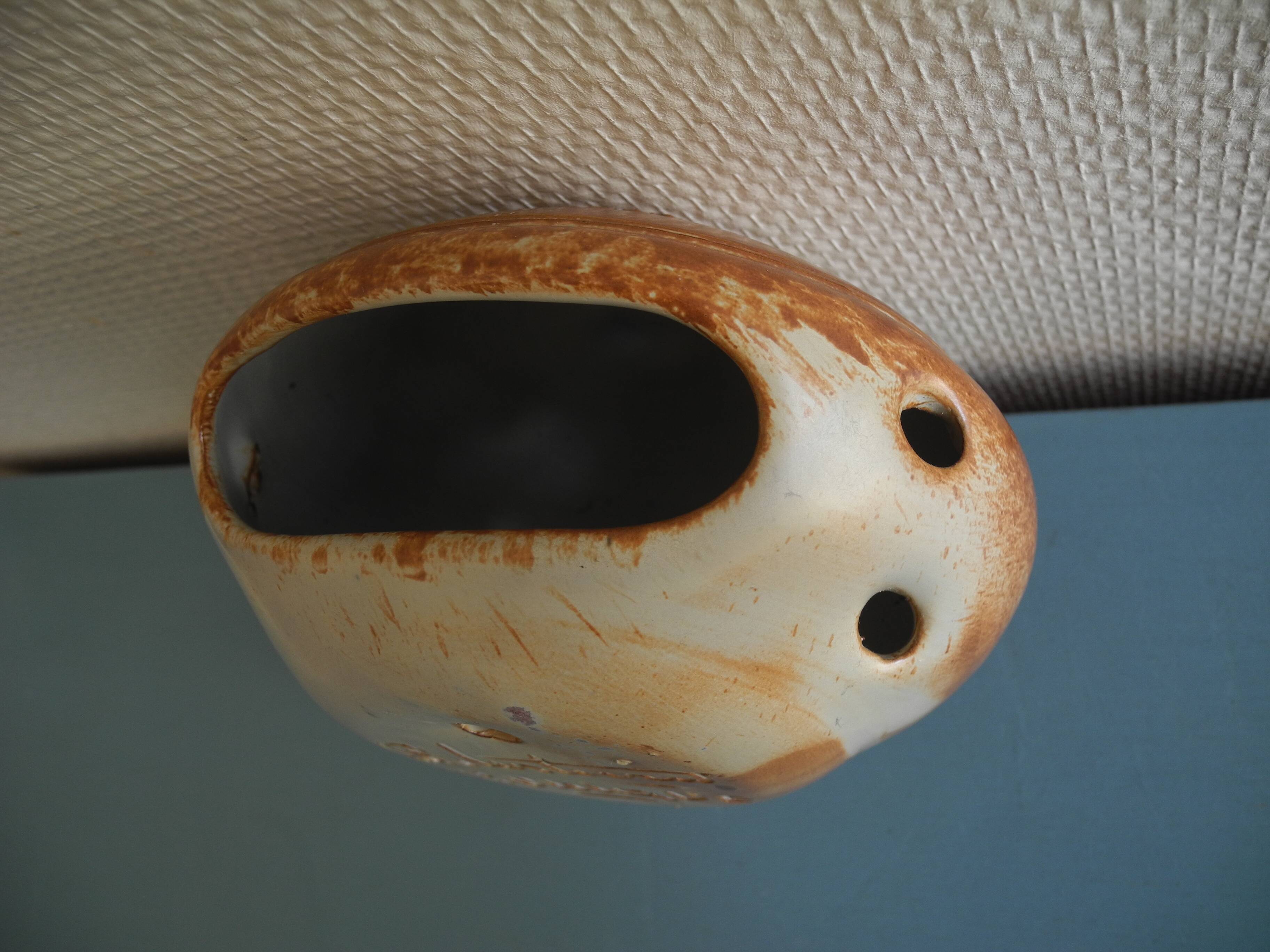 ancienne bouquetière murale pièce unique vintage ceramic wall vase