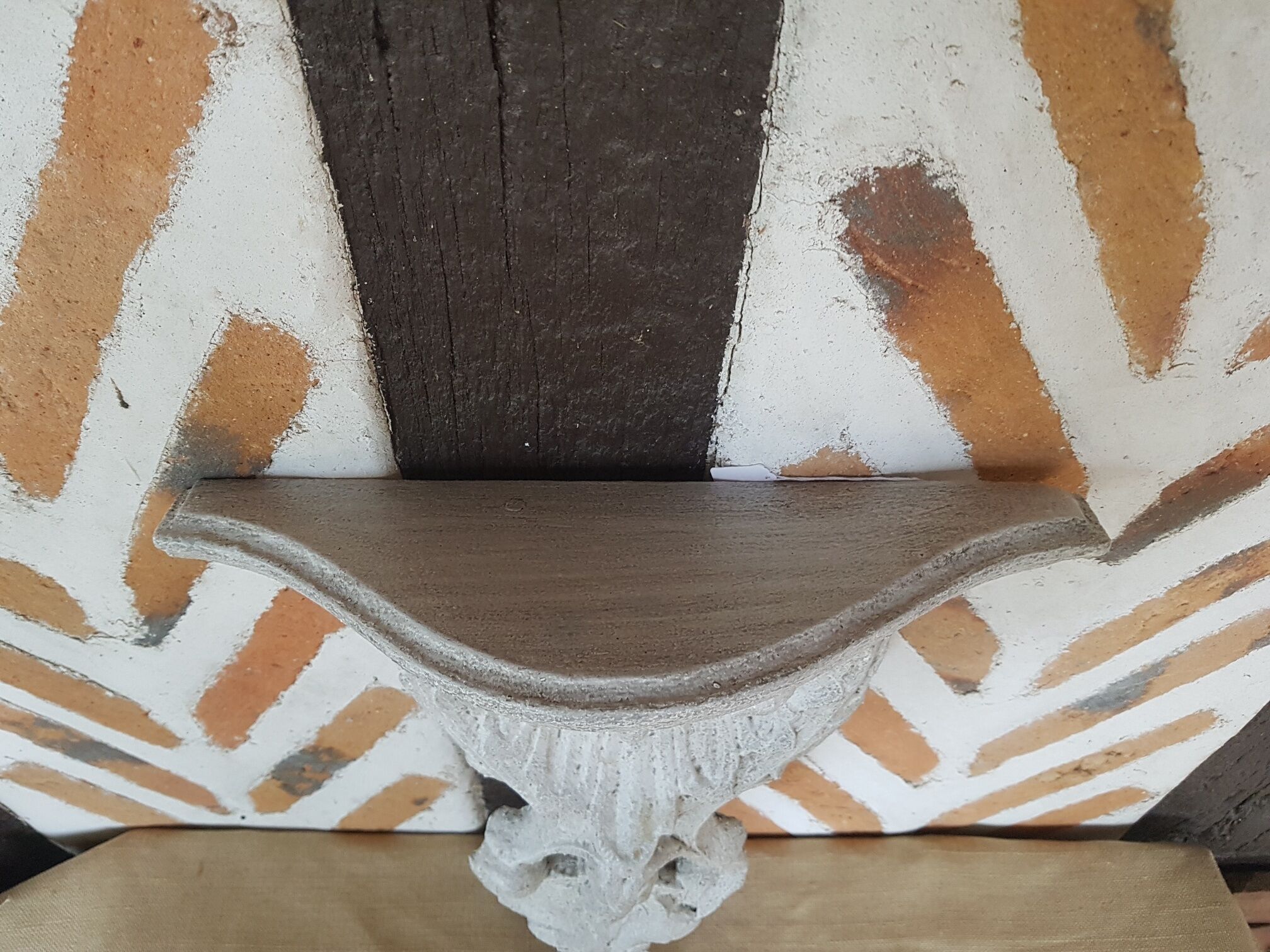 Console wall shelf patinated gustavian style