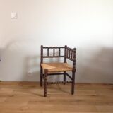 Mulched wood corner chair