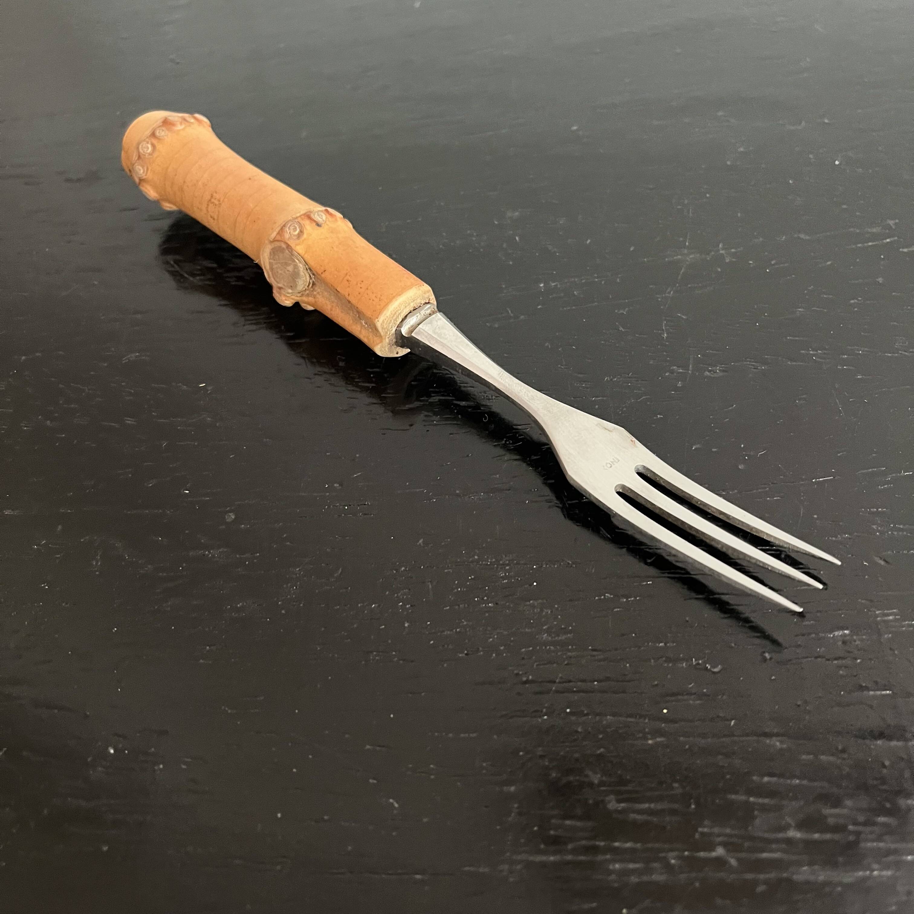 Dessert forks and knives