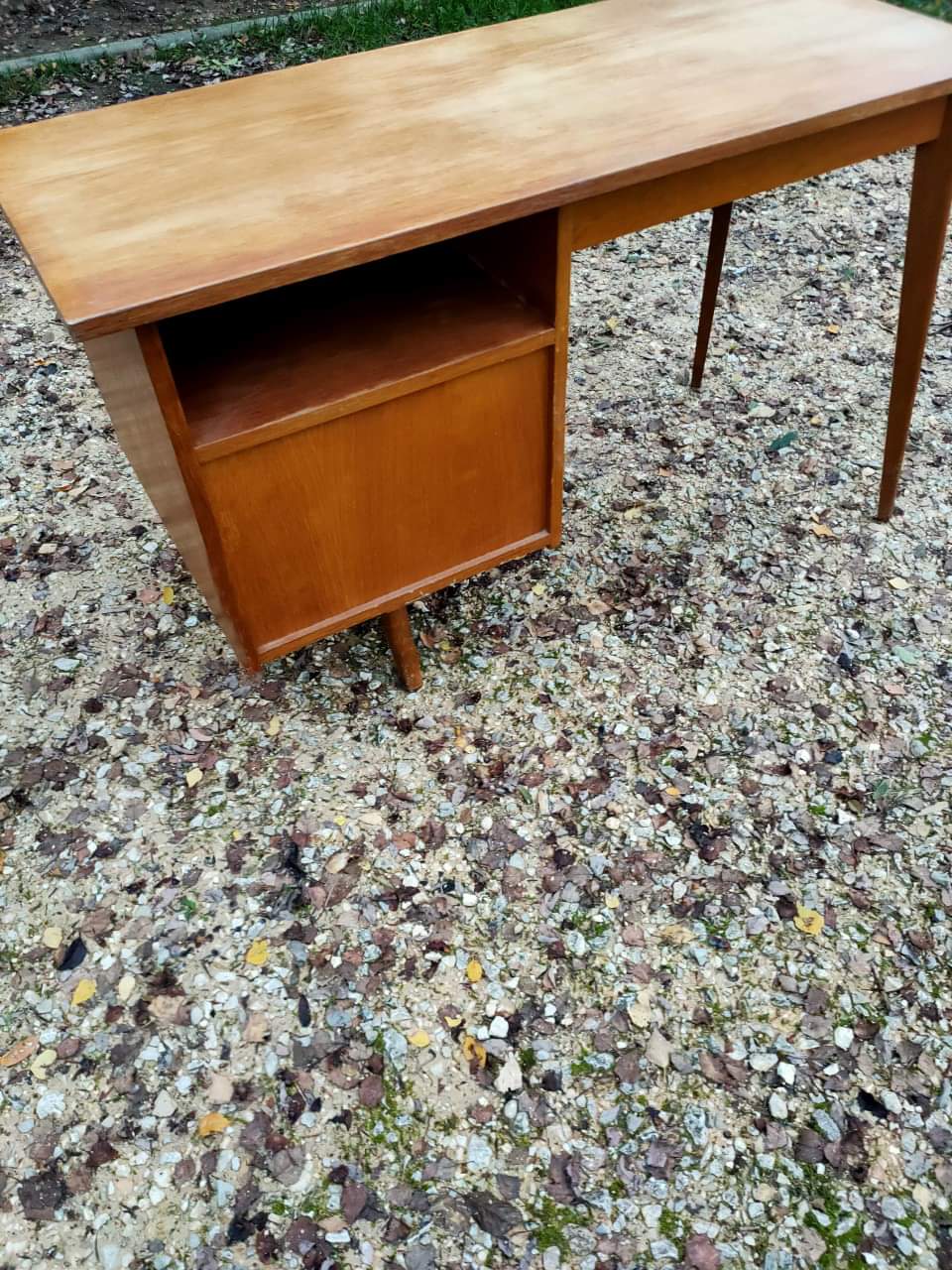 Bureau vintage en chêne clair